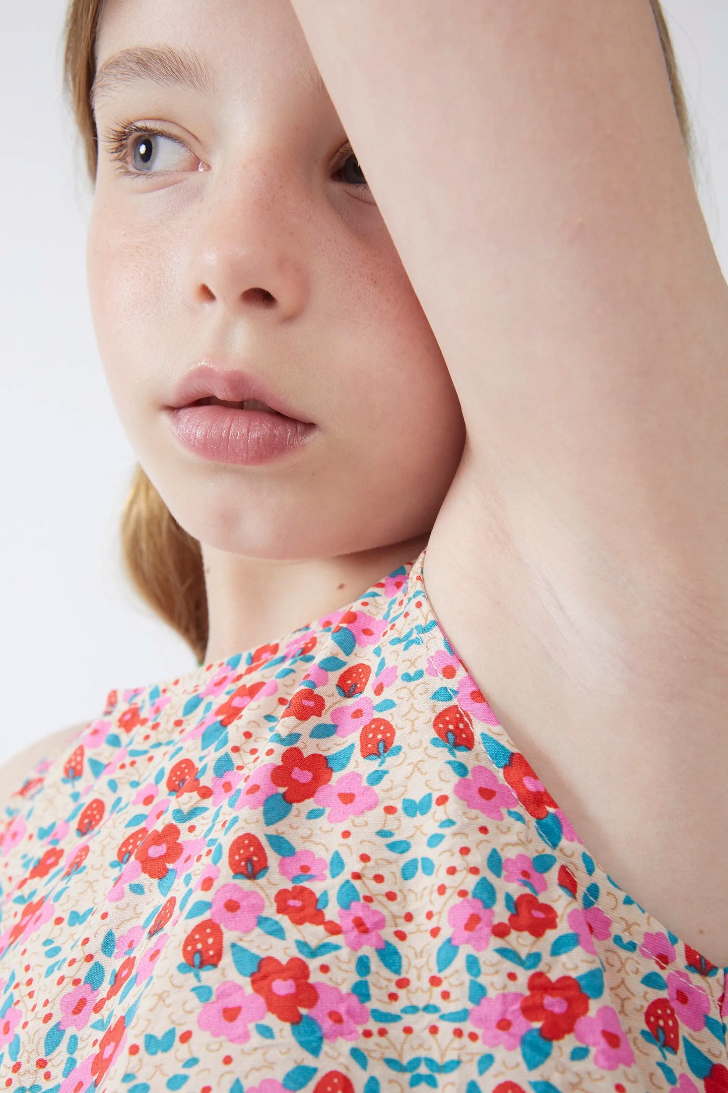 Short dress for girls with a sugar print