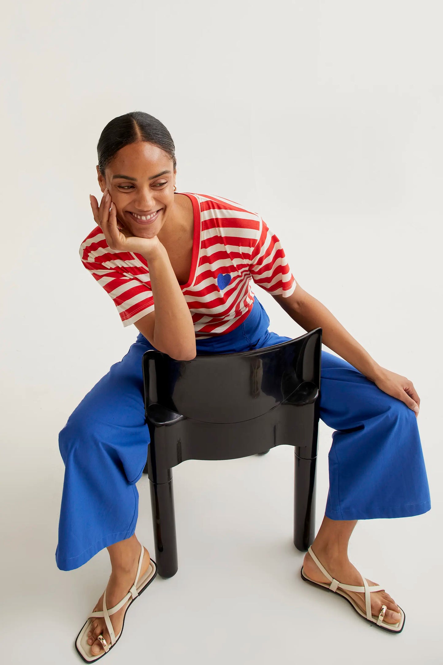 T-shirt with red striped print and embroidered heart