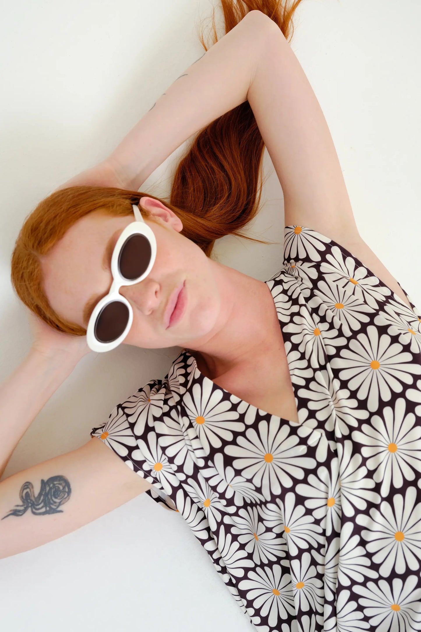 Long kaftan with Olive Flower print, Black