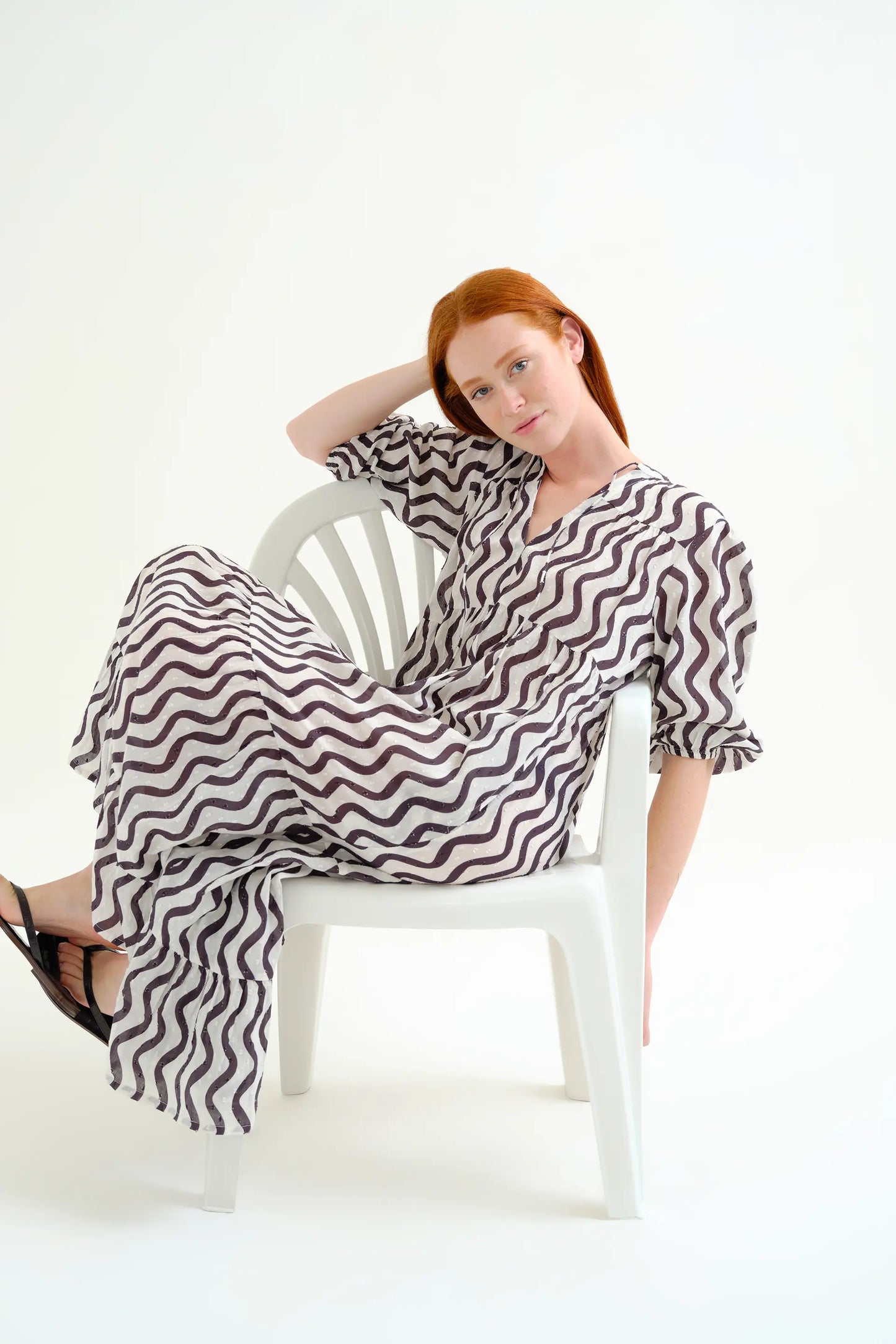 Vestido largo playero con estampado Wave Black & White