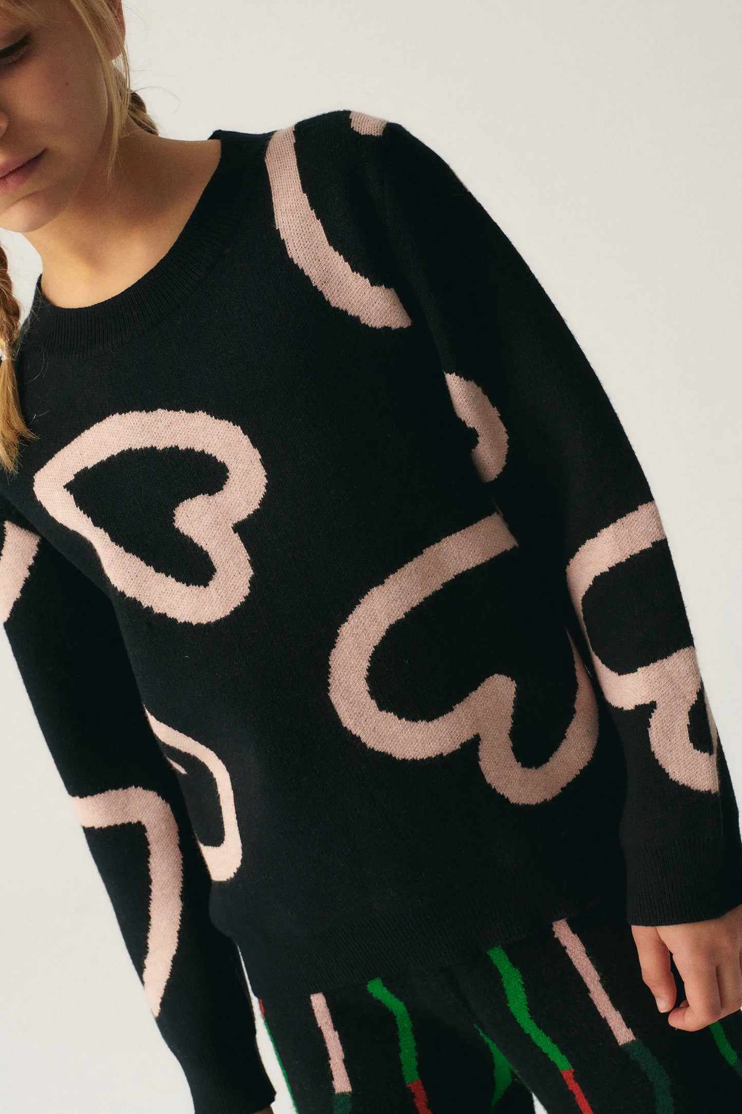 Jersey unisex de punto con estampado de corazones