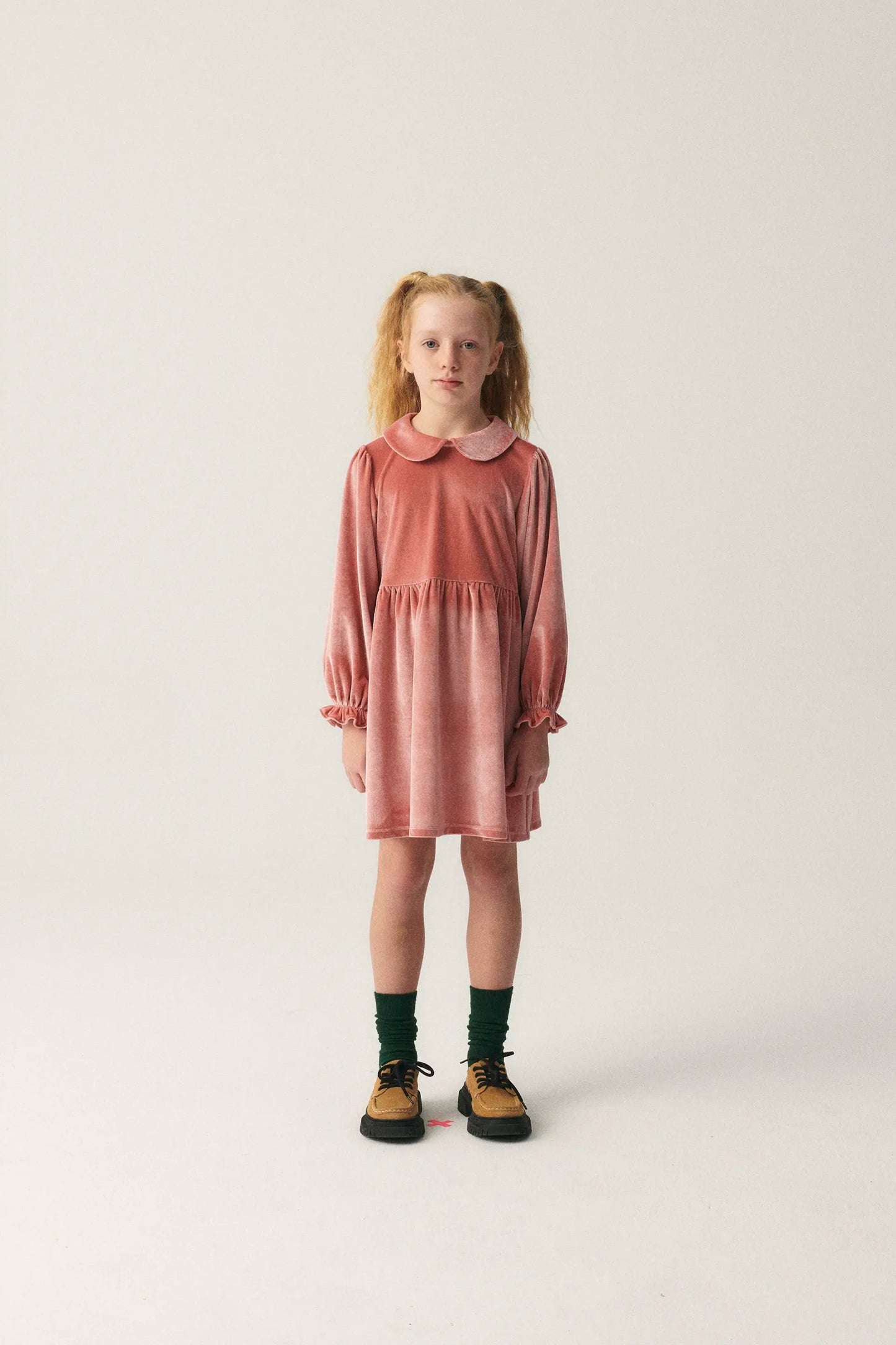 Abito corto da bambina in velluto rosa