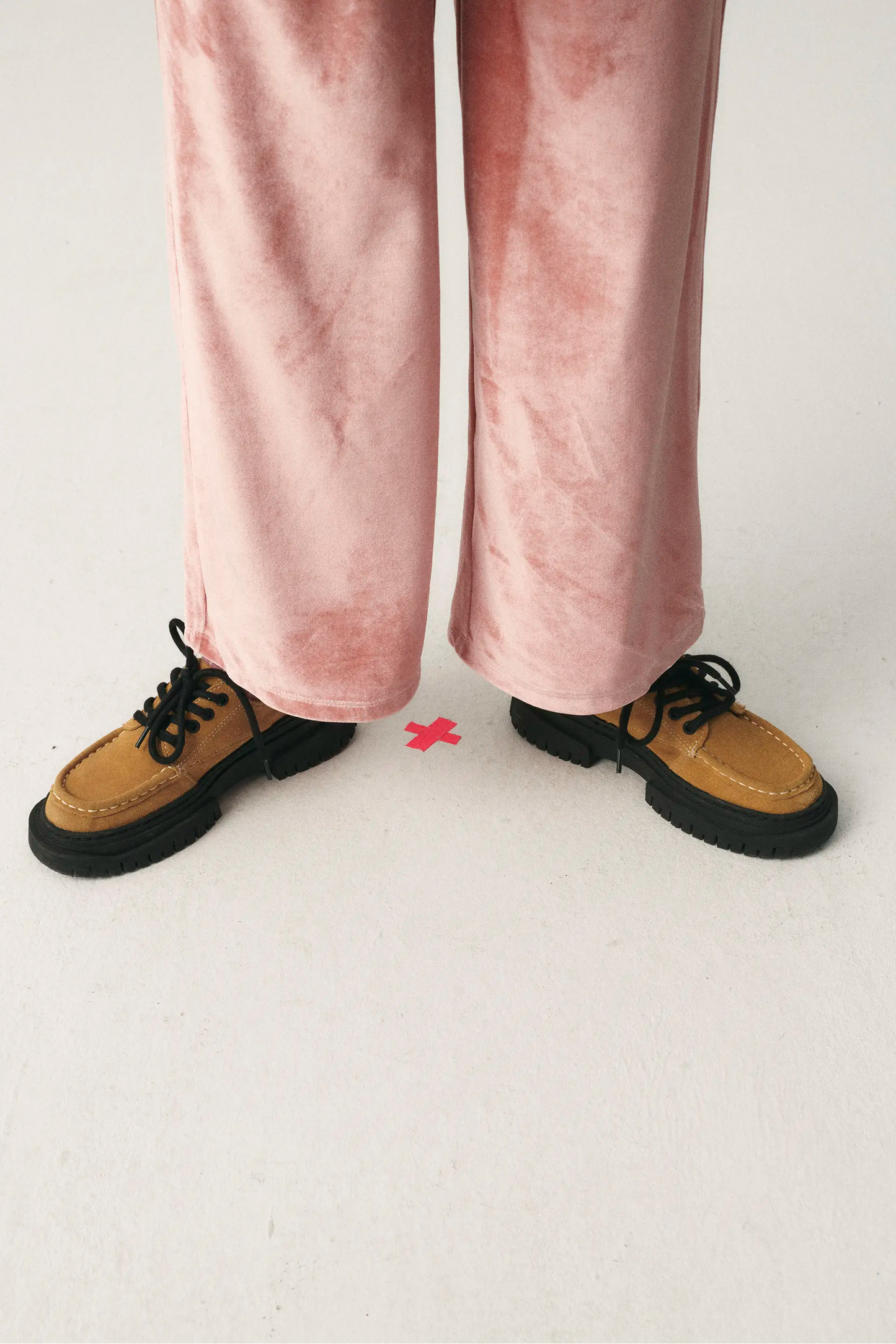 Pantaloni unisex in velluto rosa