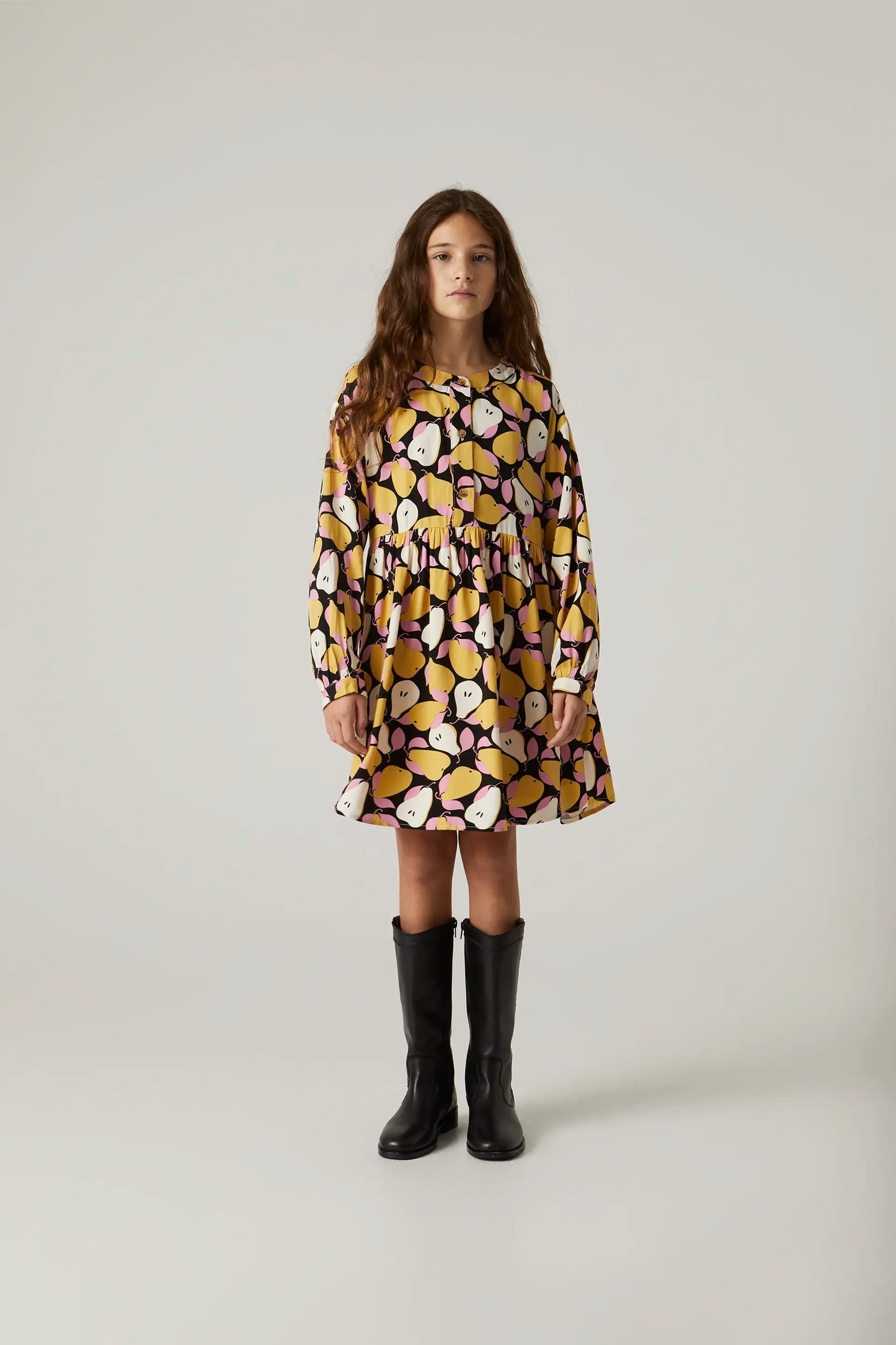Vestido corto camisero de niña con estampado de peras