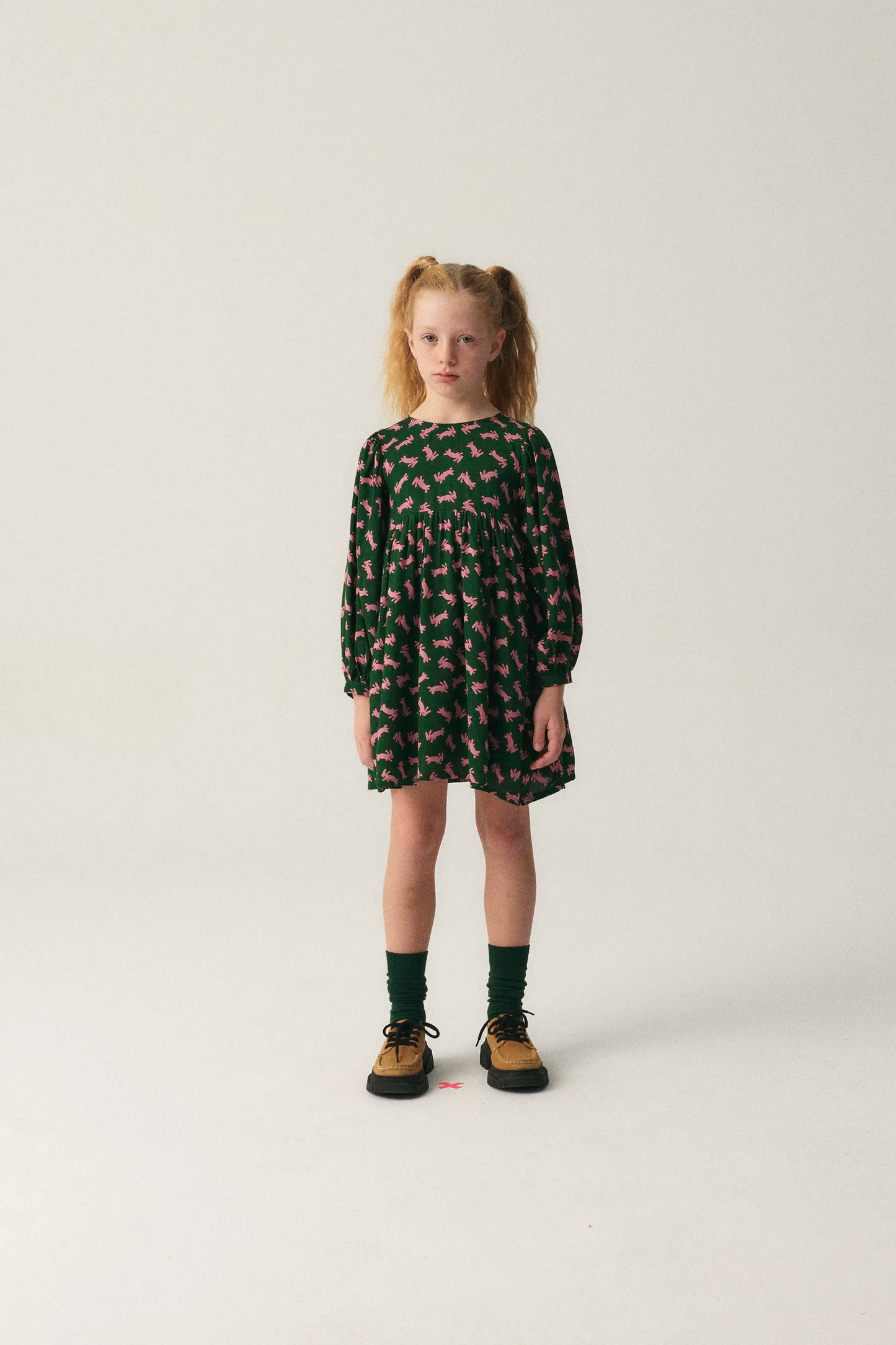 Abito corto da bambina con stampa conigli