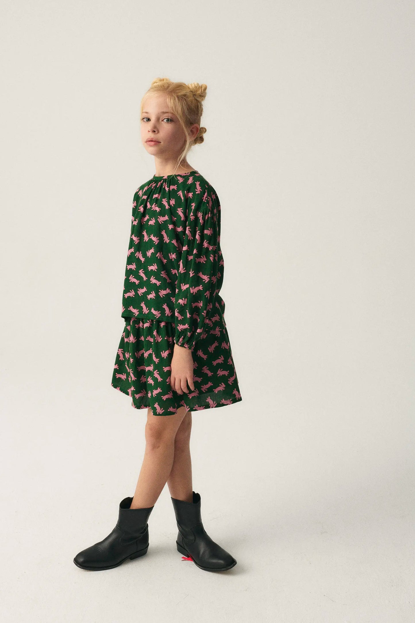 Girl's top with long sleeves and rabbit print