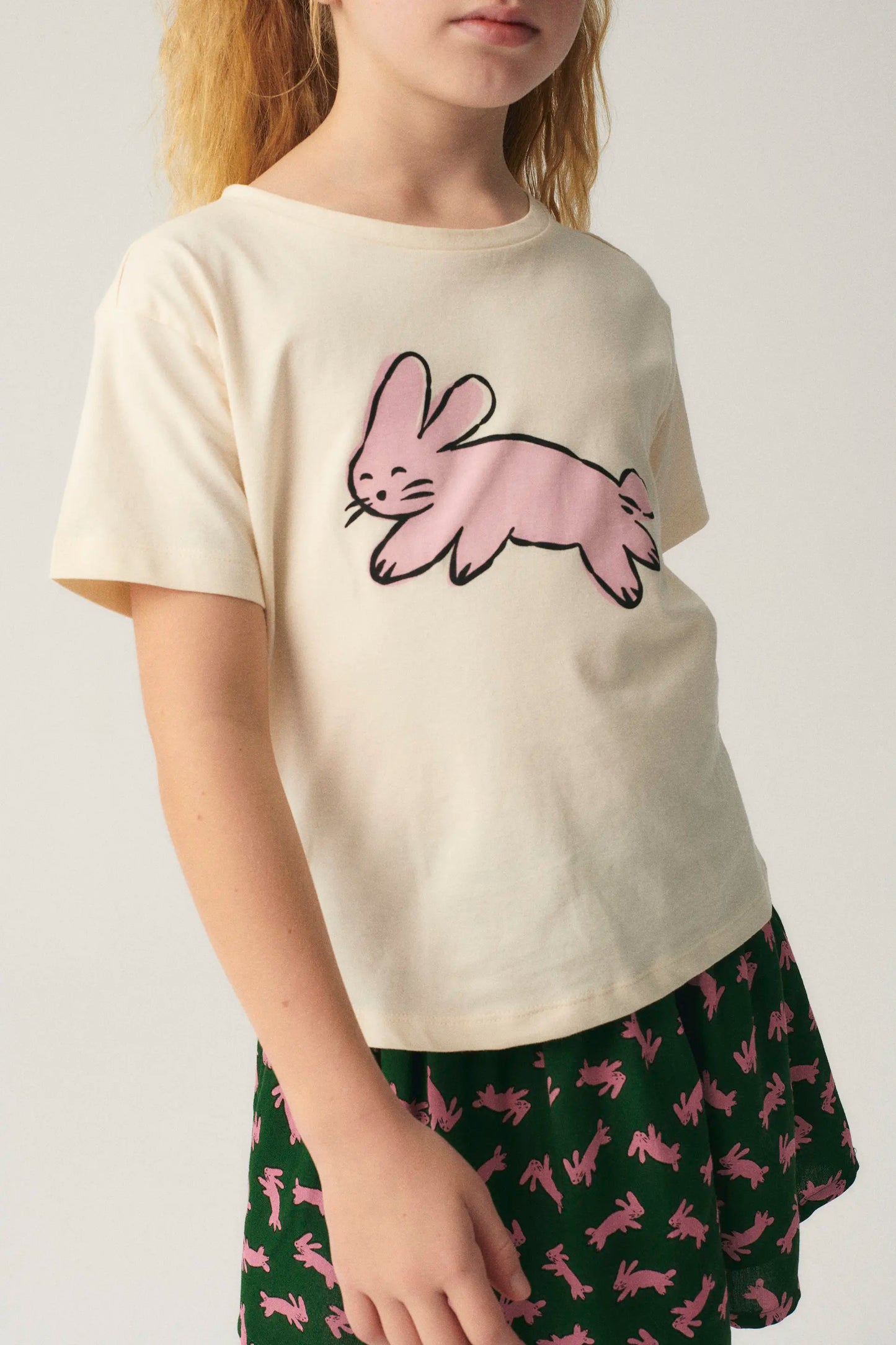 T-shirt unisex in cotone con grafica coniglio