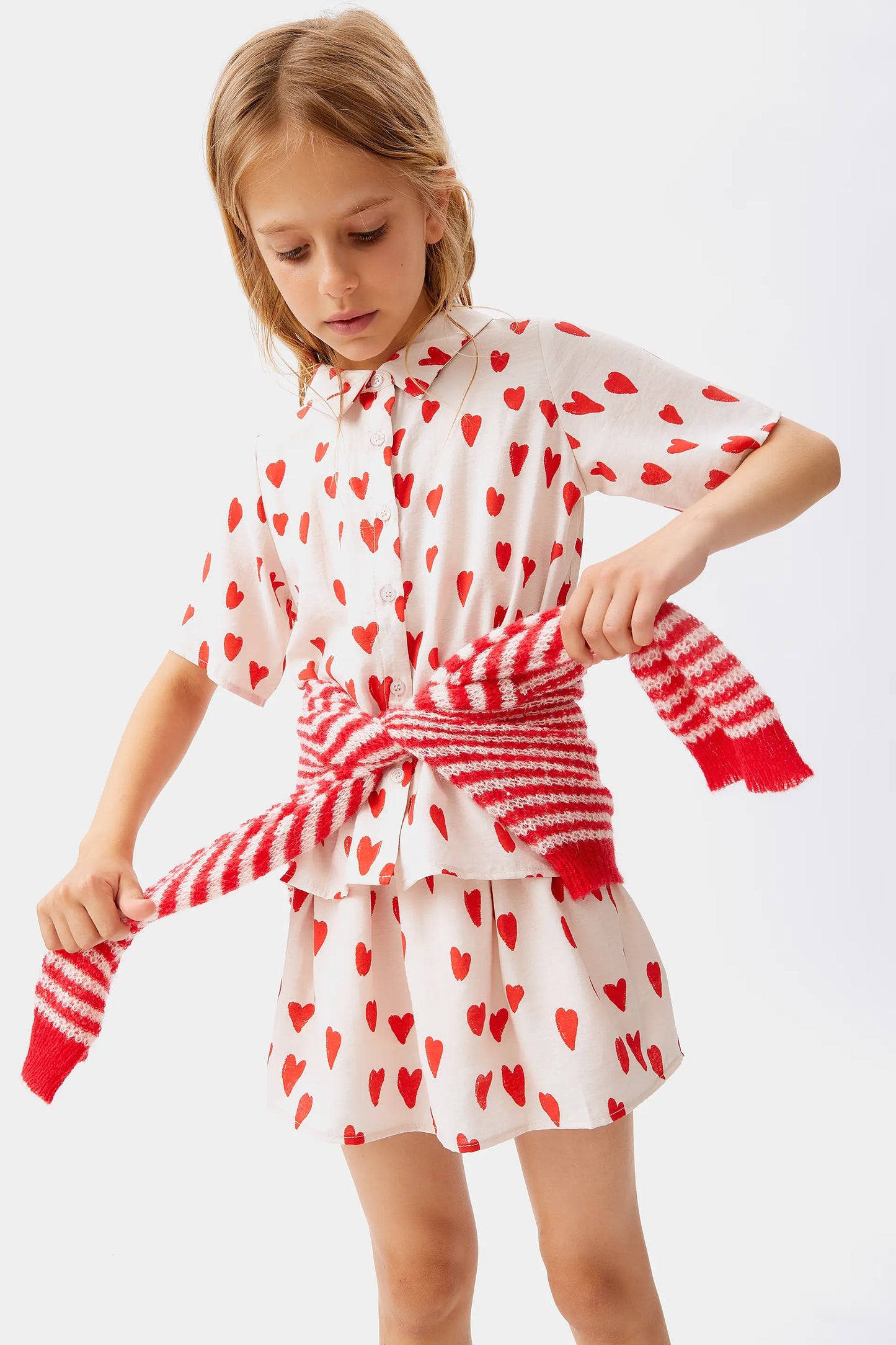 Camisa de niña estampado corazones