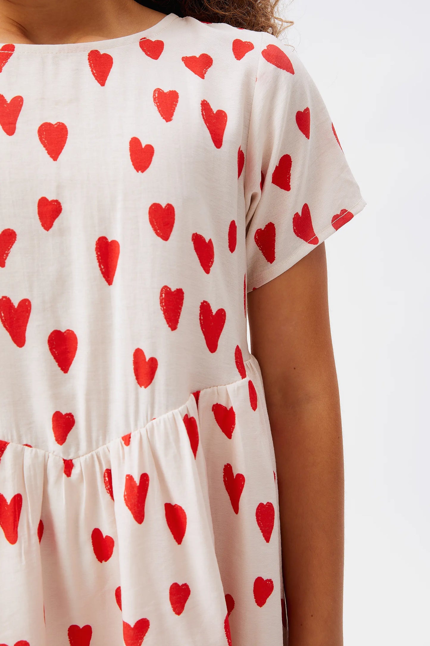 Girl's short dress with heart print