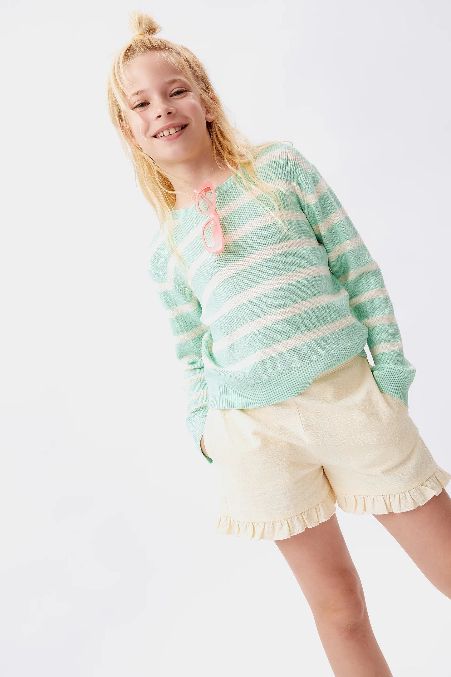 Short de niña volantes blanco