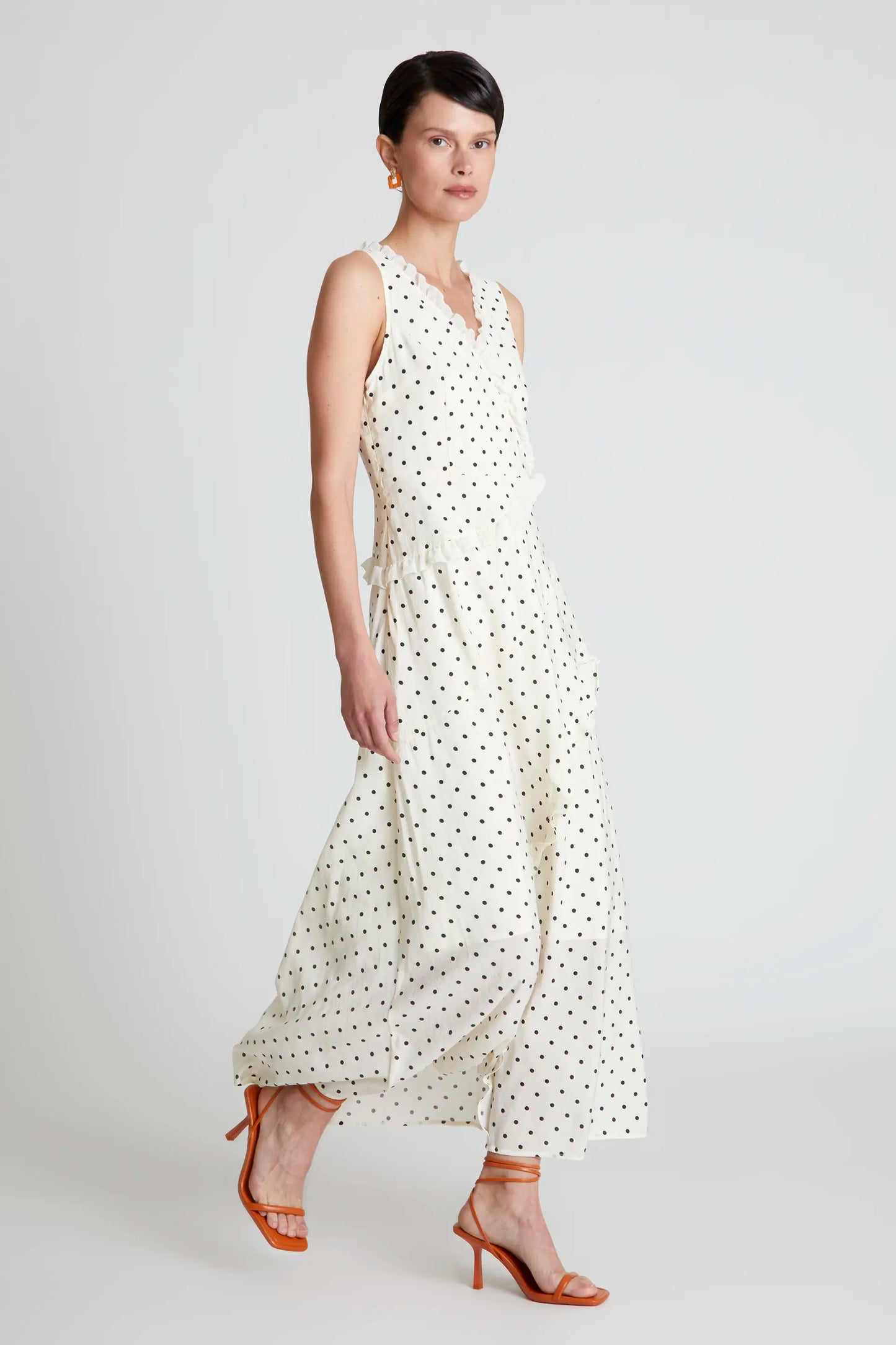 Vestido largo volantes lunares blanco