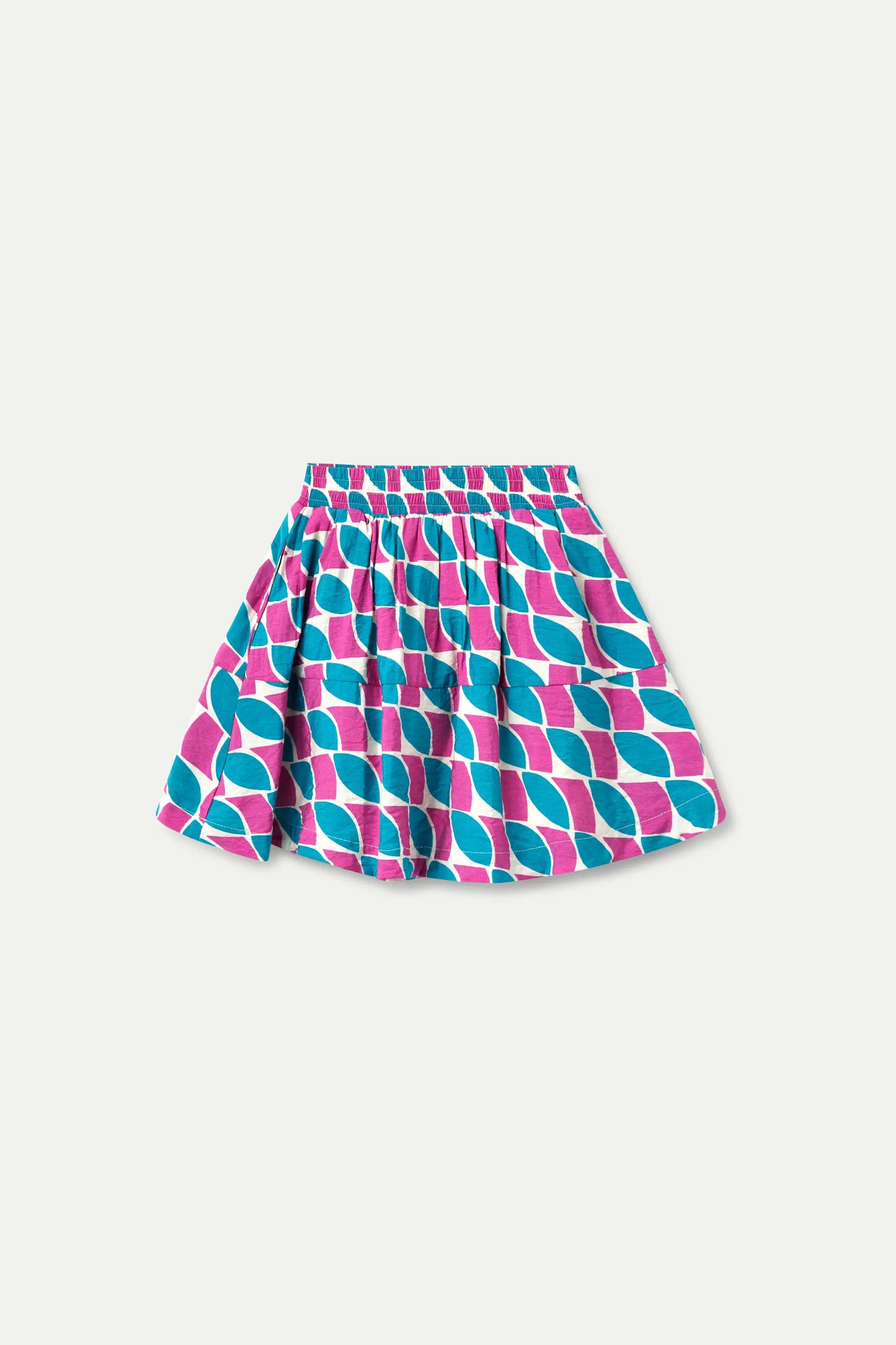 Falda corta de niña con estampado de plumas