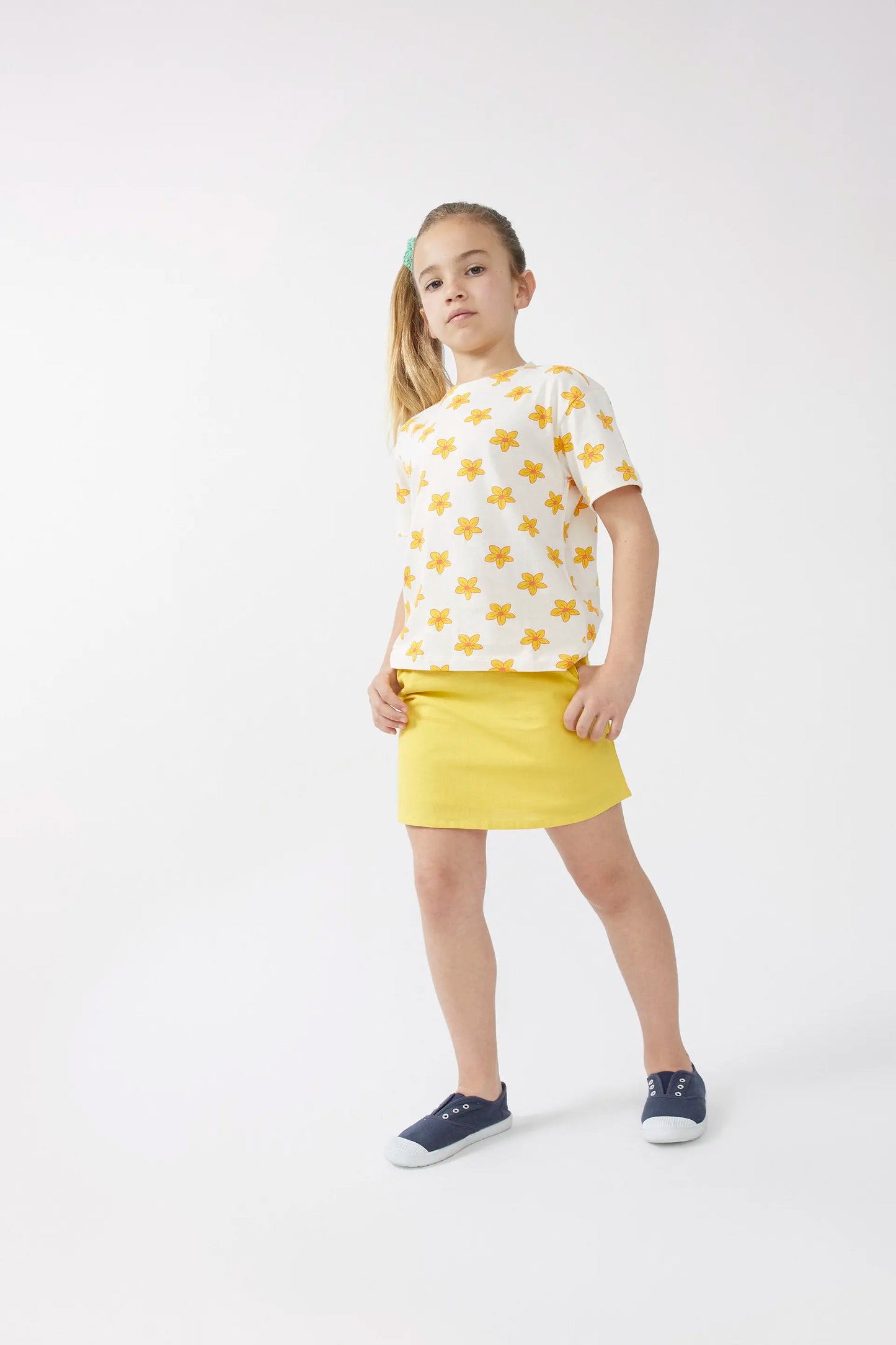 T-shirt unisex con stampa floreale