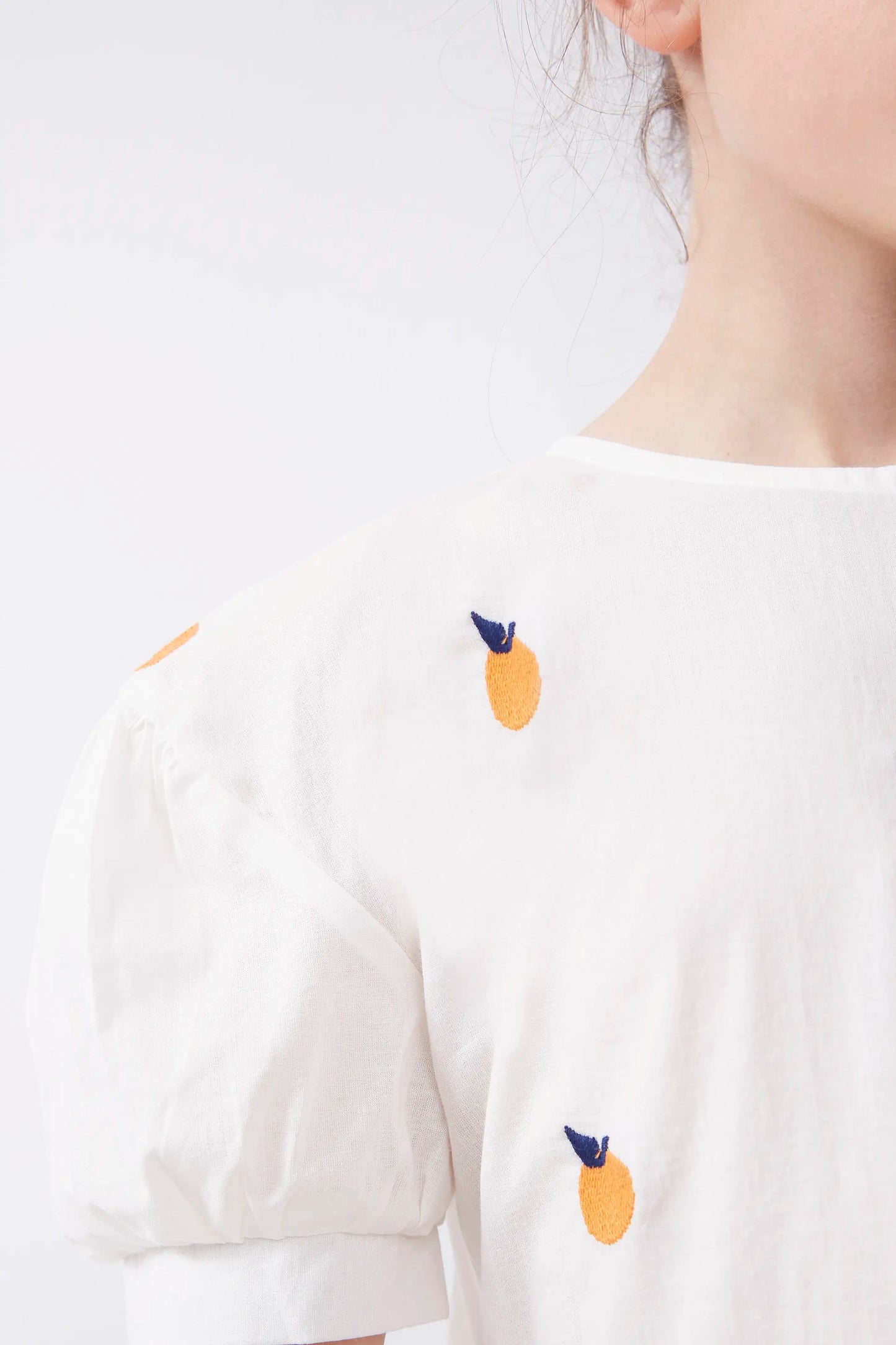 Camicia da bambina con pompelmi ricamati