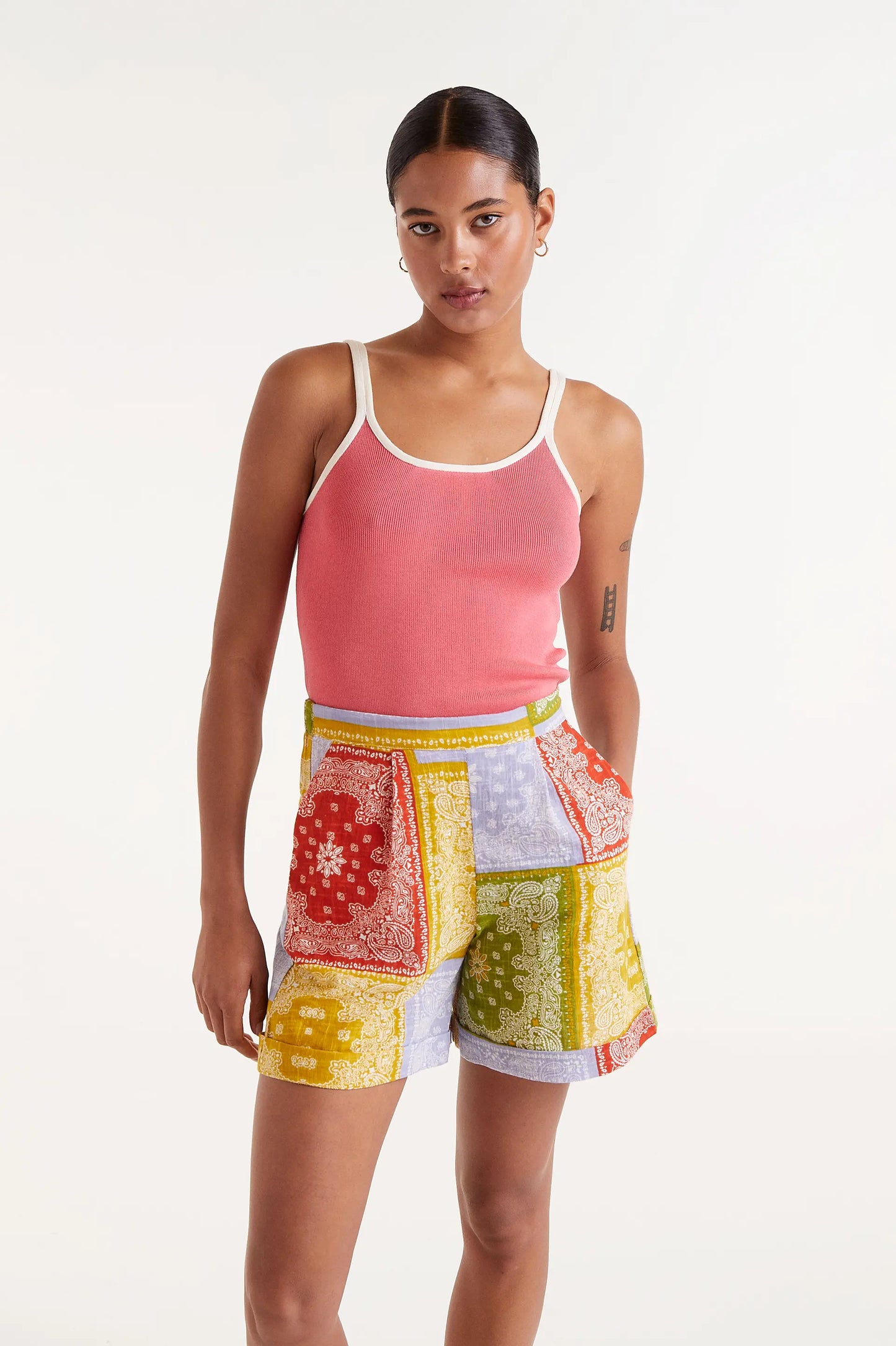 Pantaloncini con stampa pastello