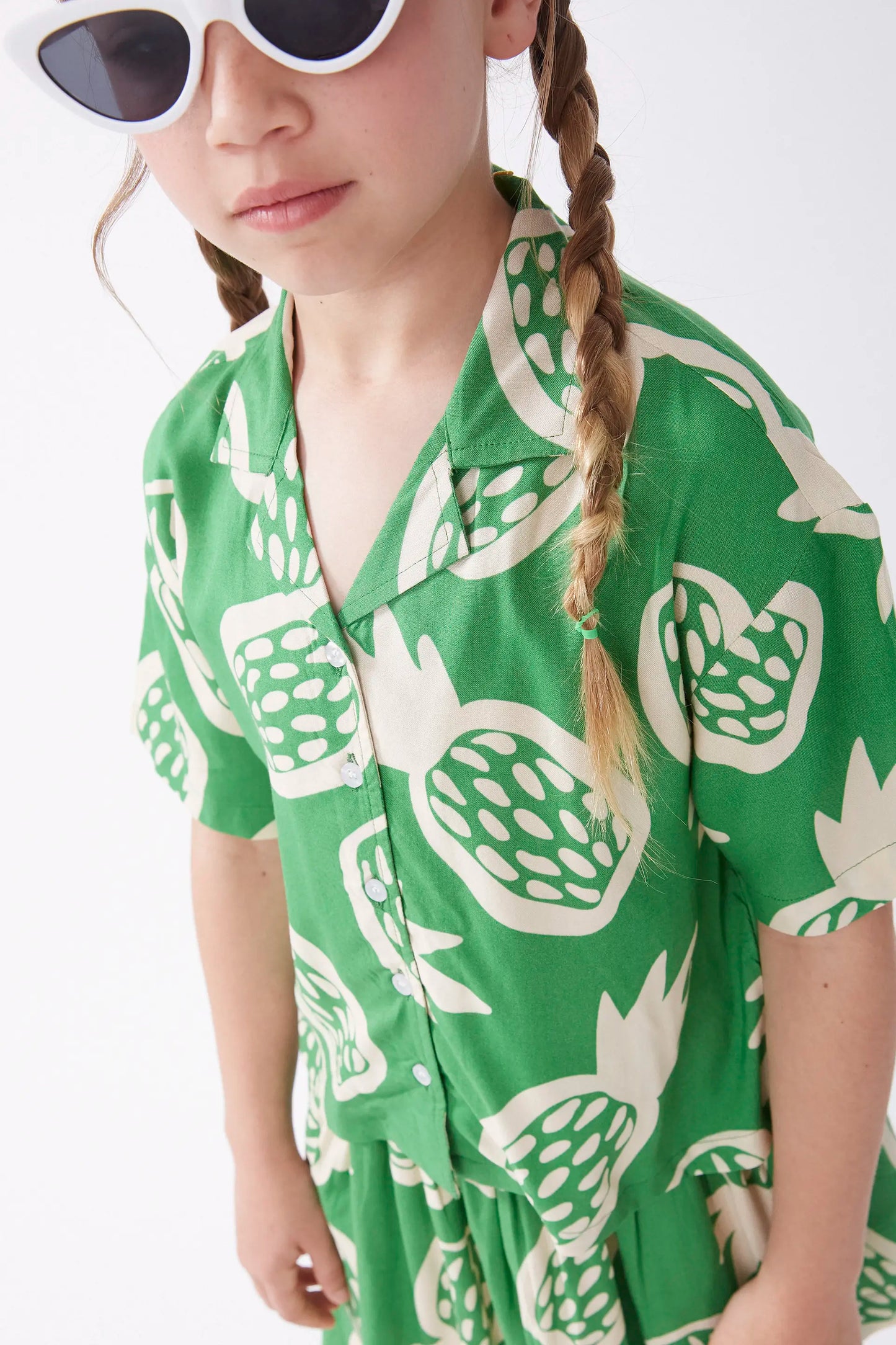 Girl's shirt with pineapple print