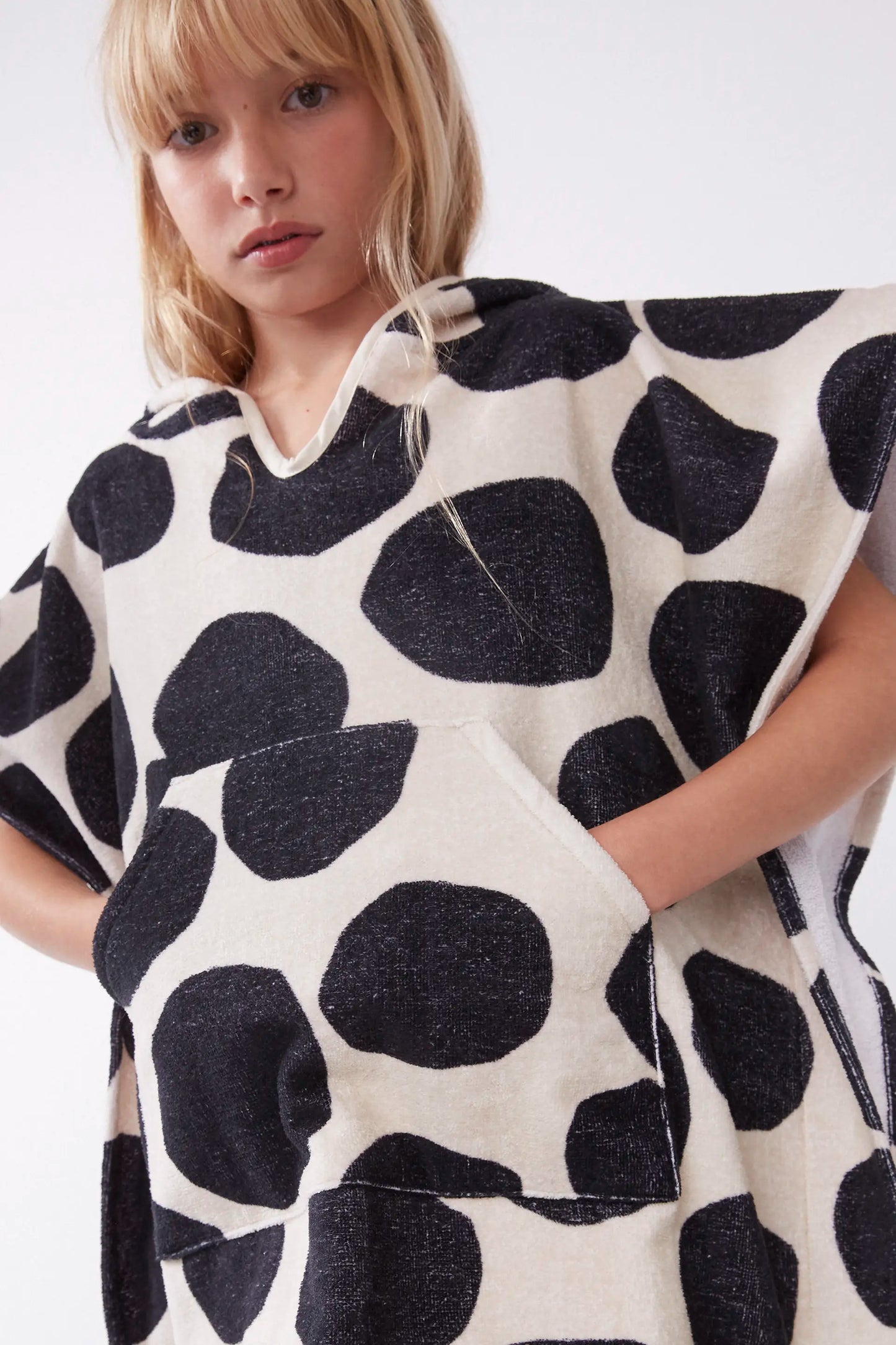 Poncho unisex estampado Terrazo