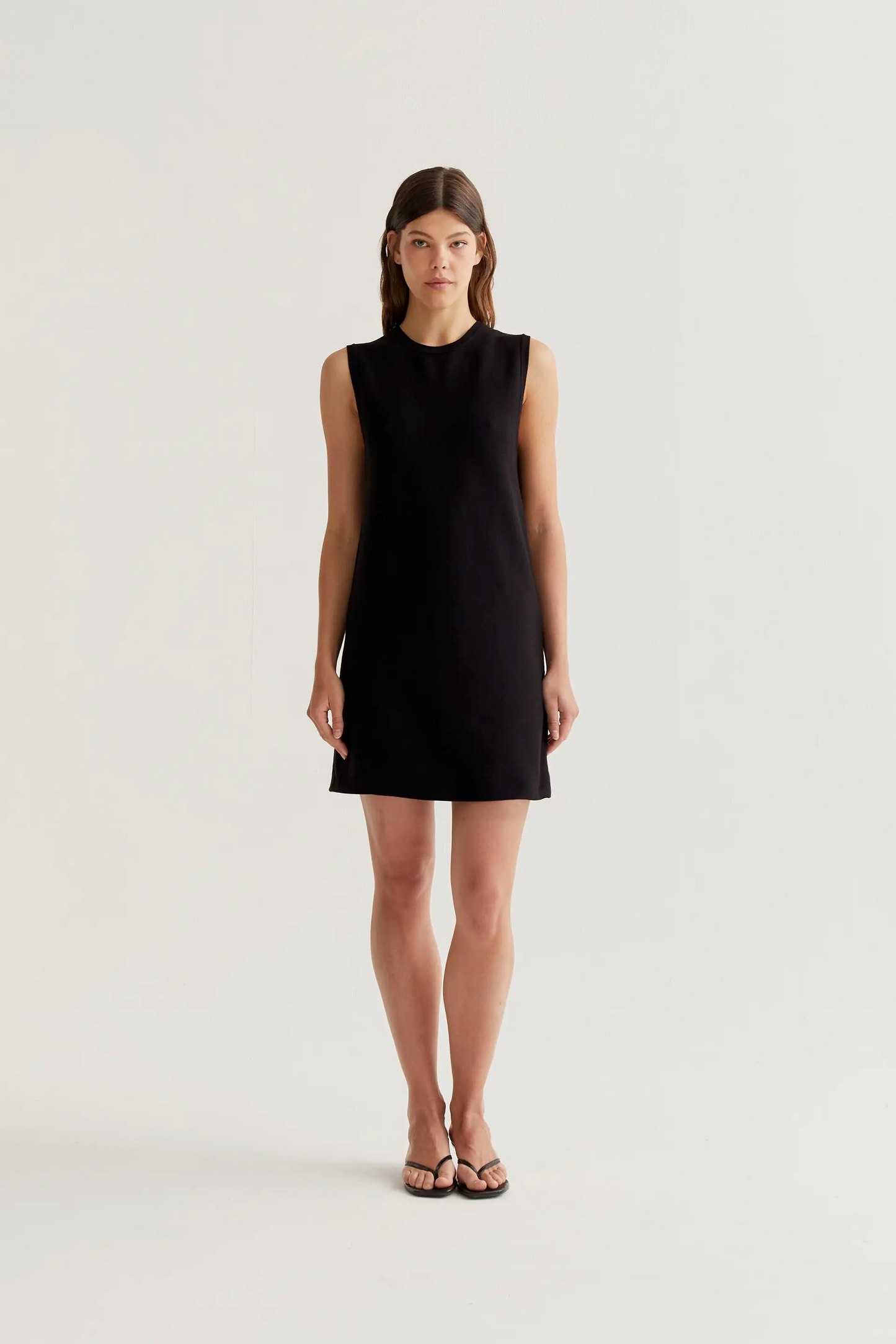 Abito corto in maglia nera