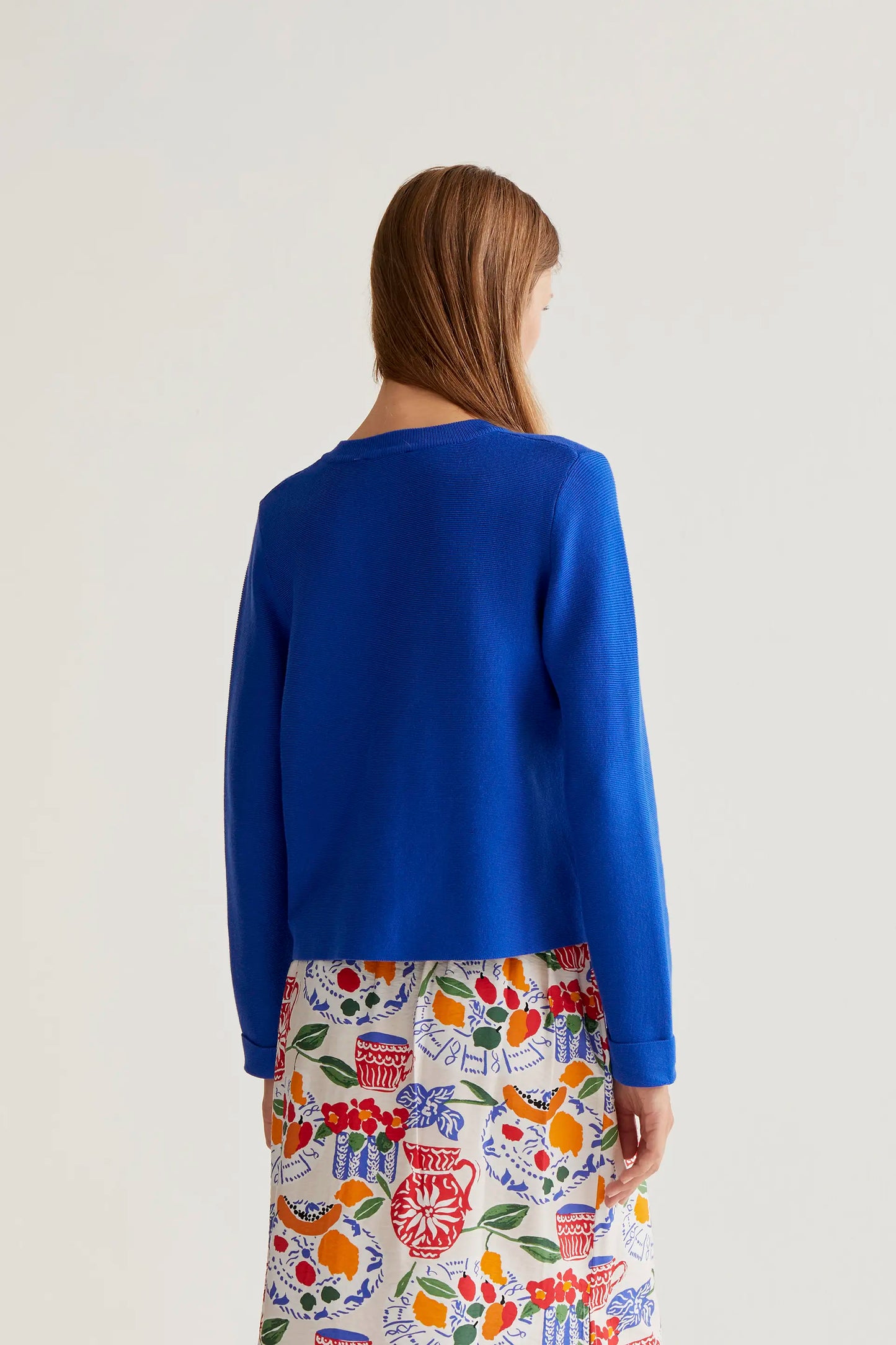 Cardigan blu in maglia con grandi bottoni