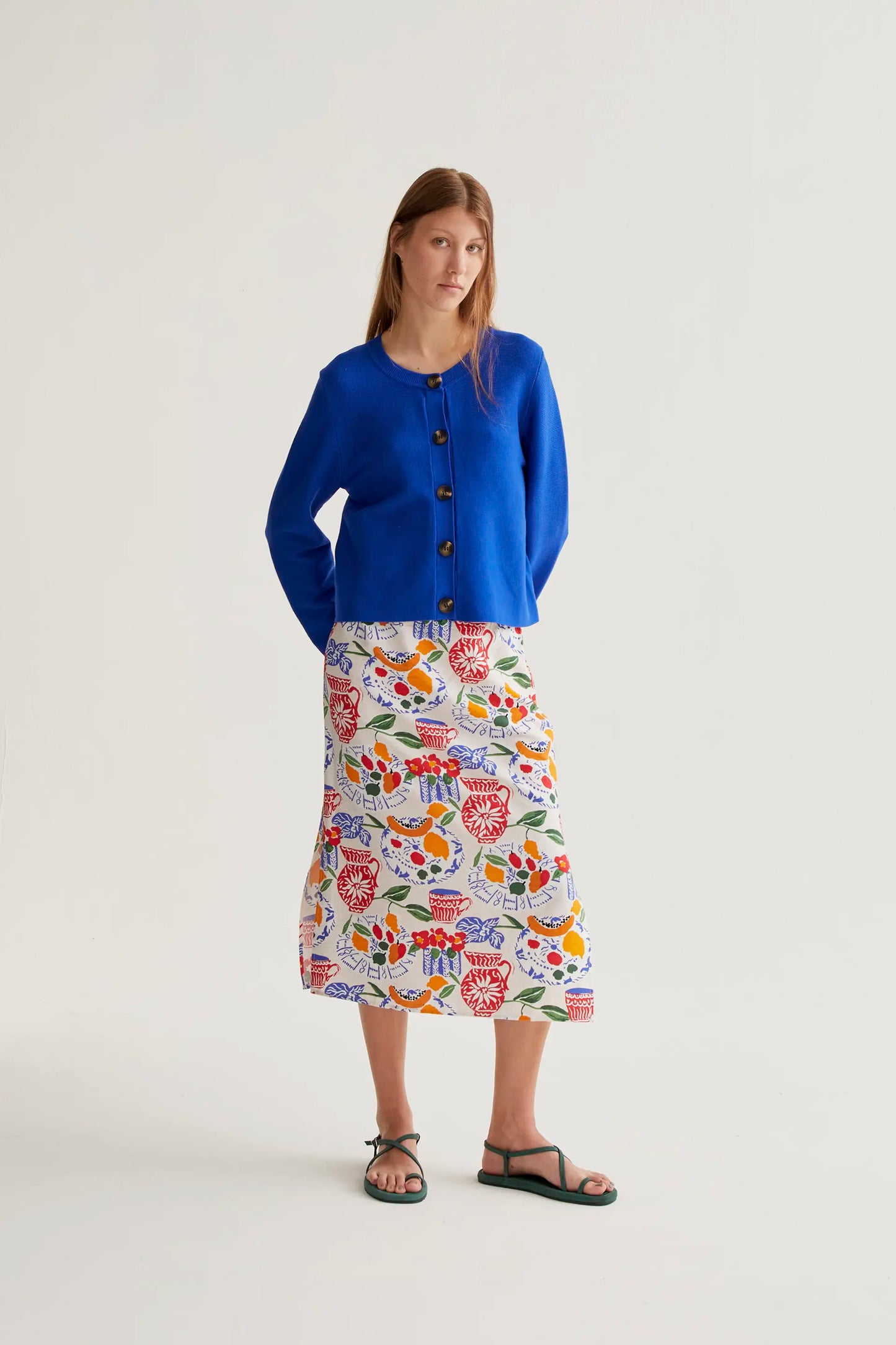 Cardigan blu in maglia con grandi bottoni