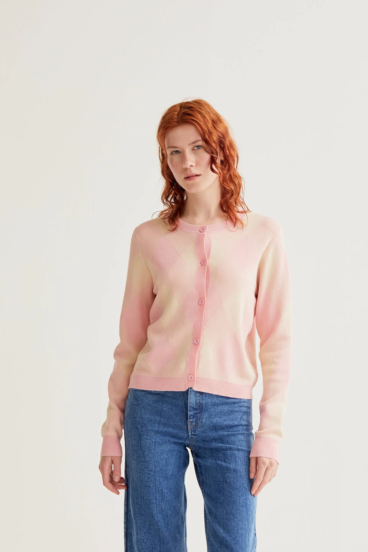 Cardigan lavorato a maglia con motivo a rombi rosa