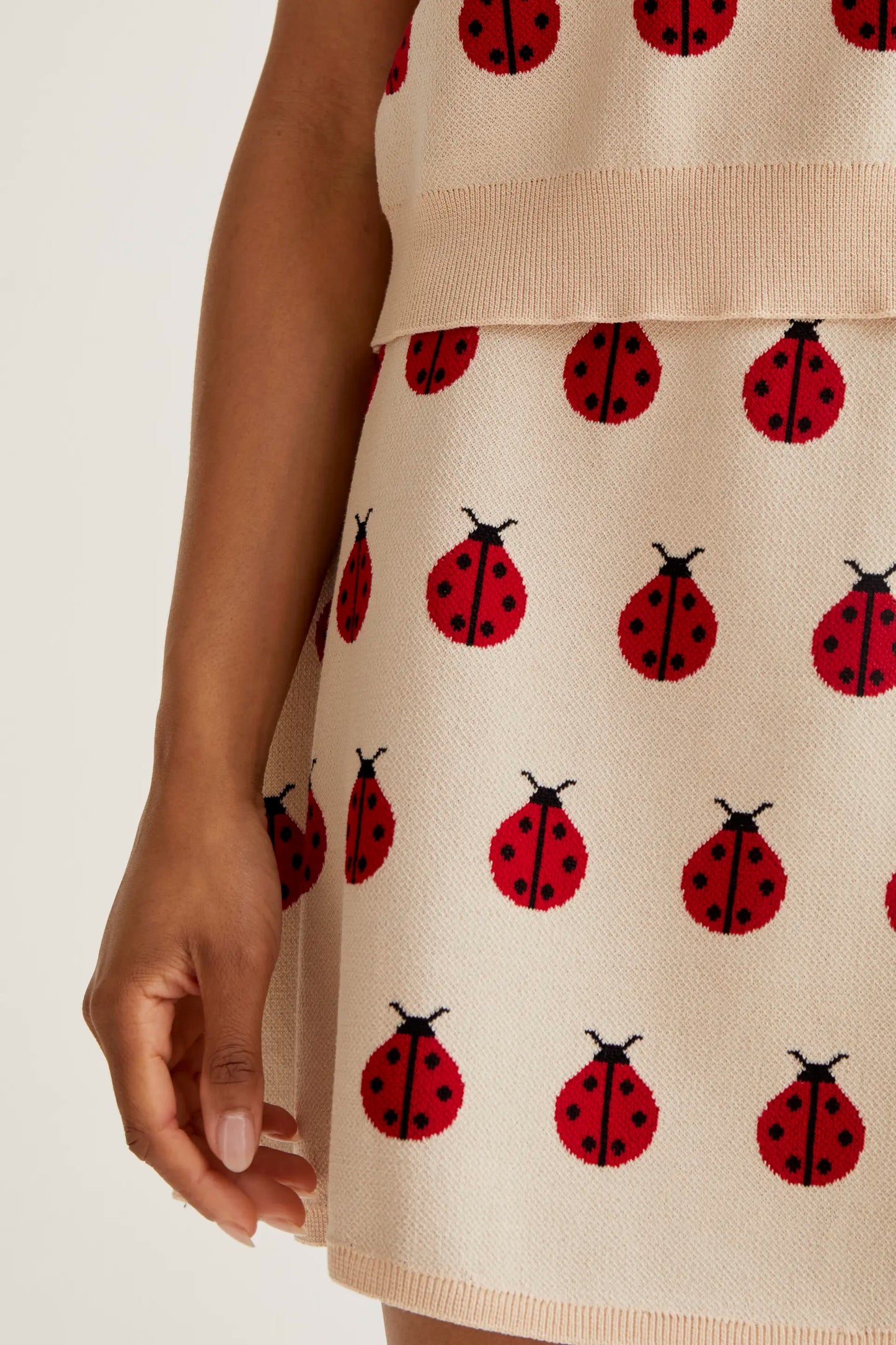 Falda corta con estampado Red Coccinella