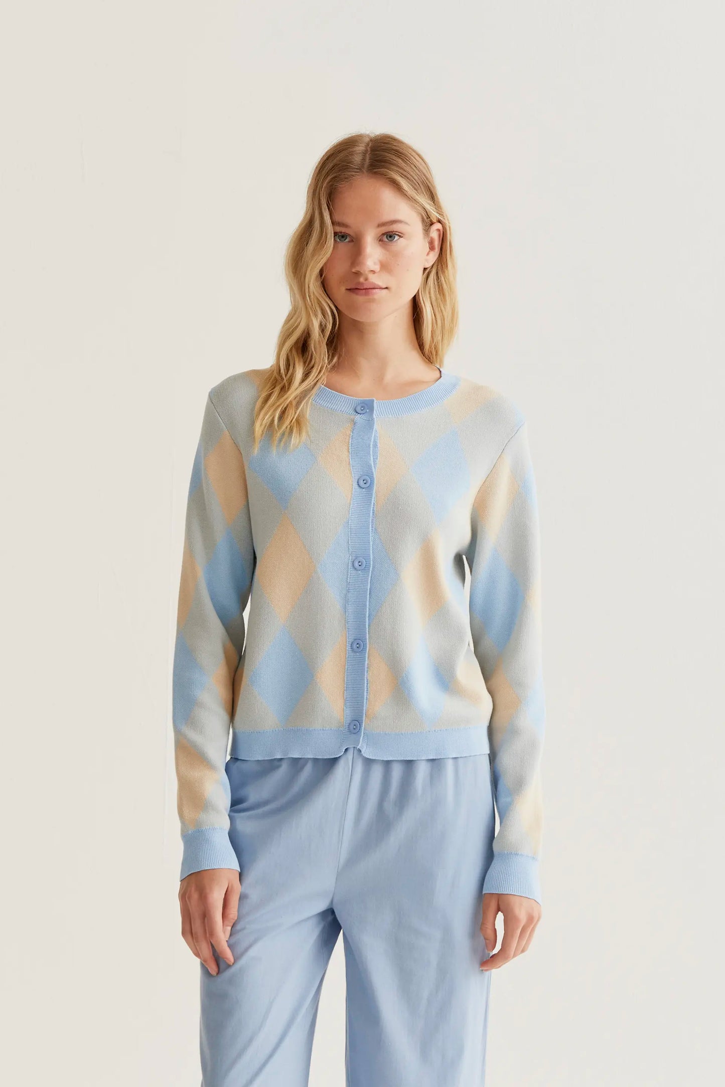 Blue diamond pattern knit cardigan