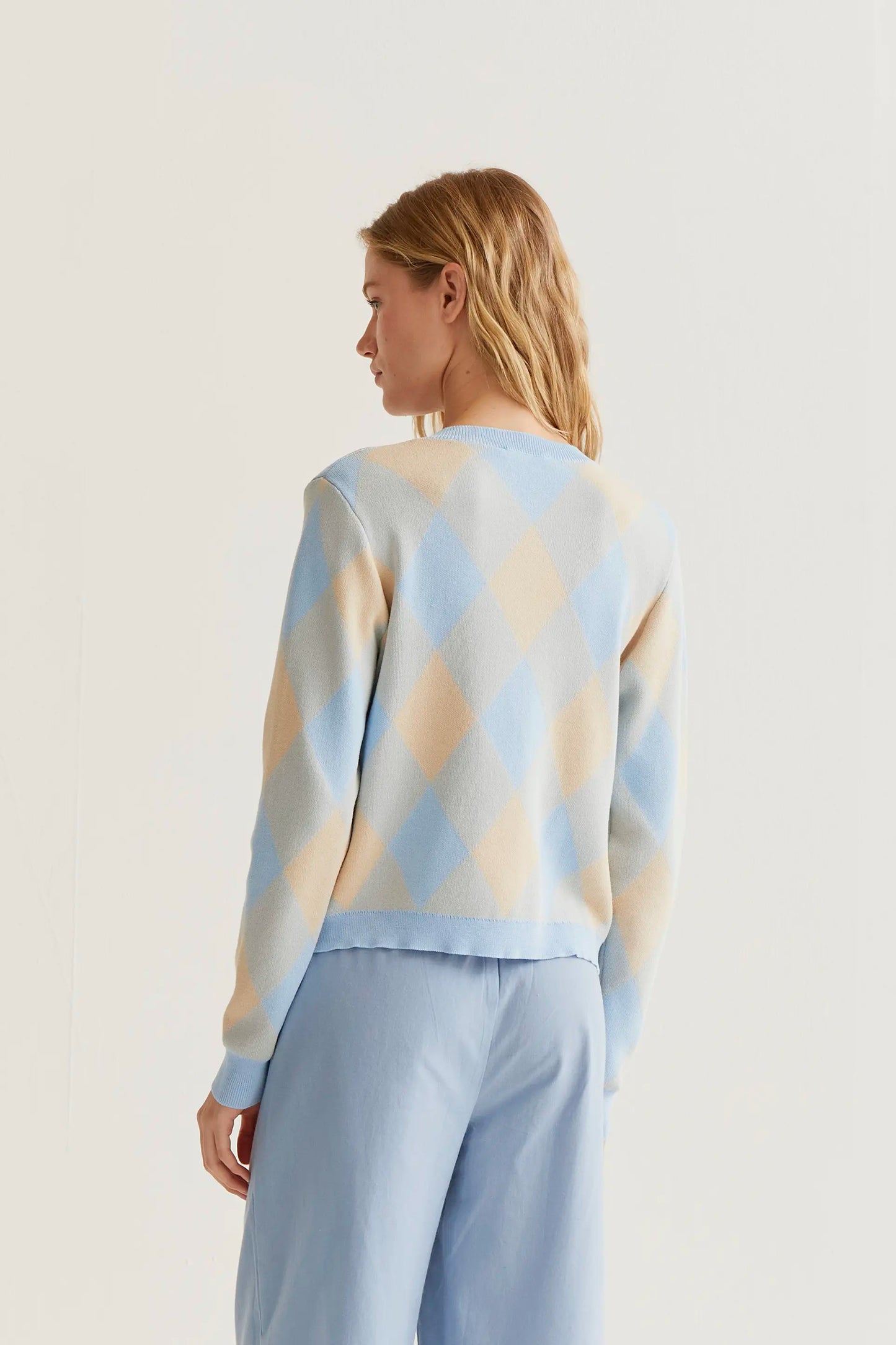 Blue diamond pattern knit cardigan
