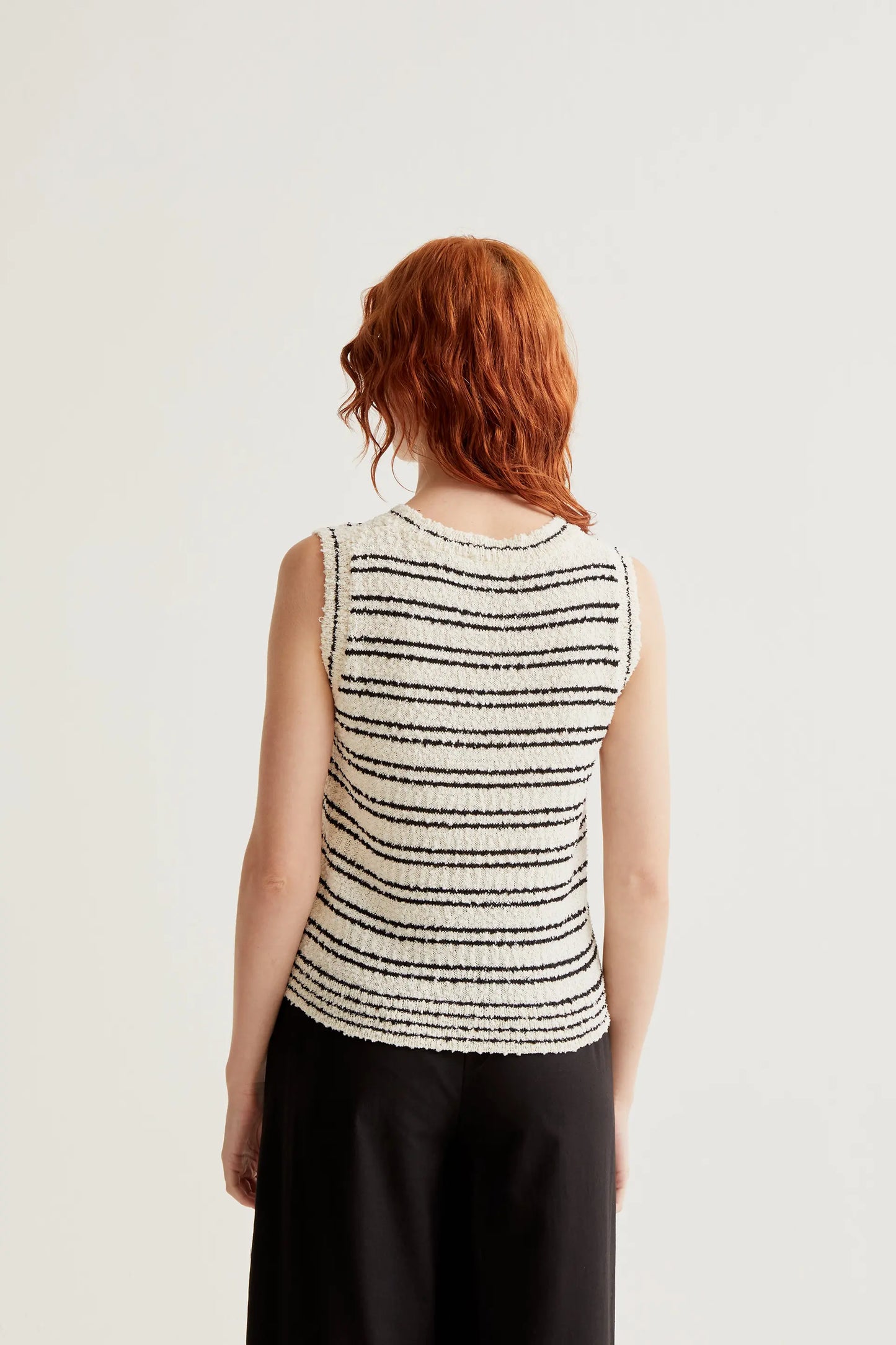 Top in maglia testurizzata con strisce nere