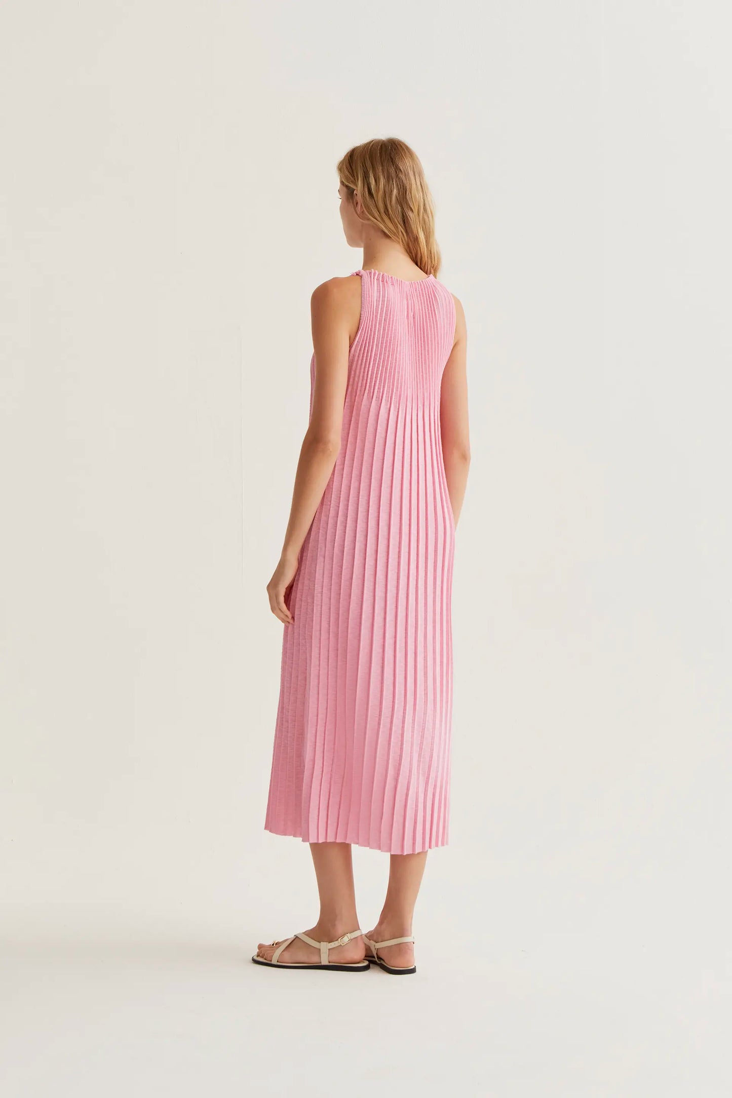 Vestido largo plisado rosa