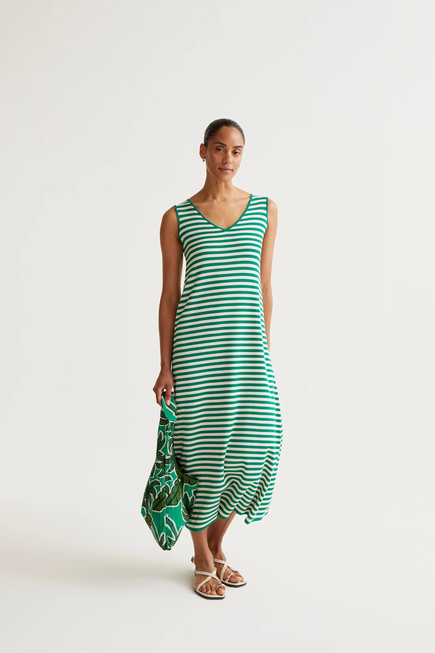 Vestido largo de punto con estampado de rayas blanco y verde