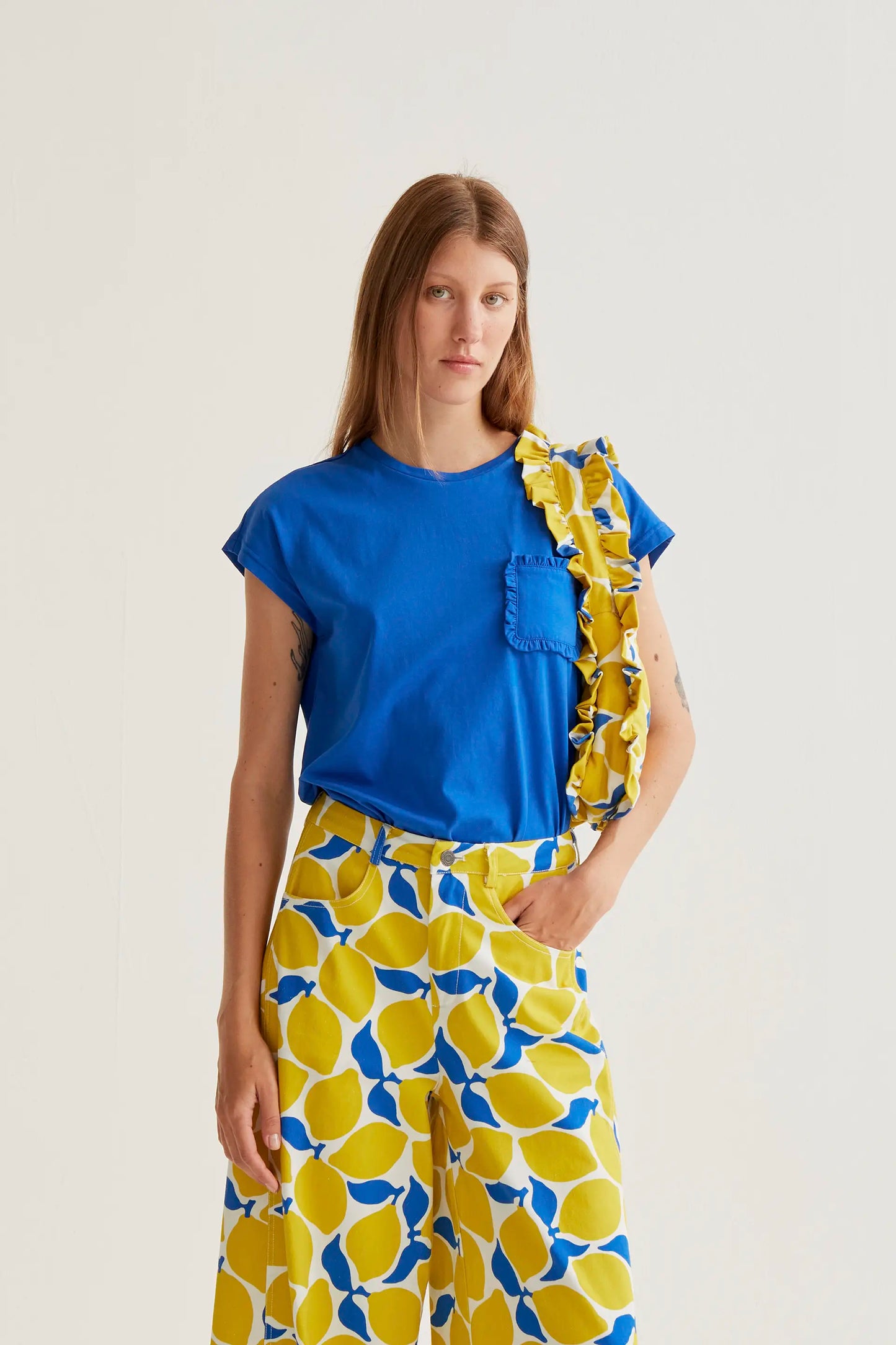 Basic 100% cotton blue t-shirt