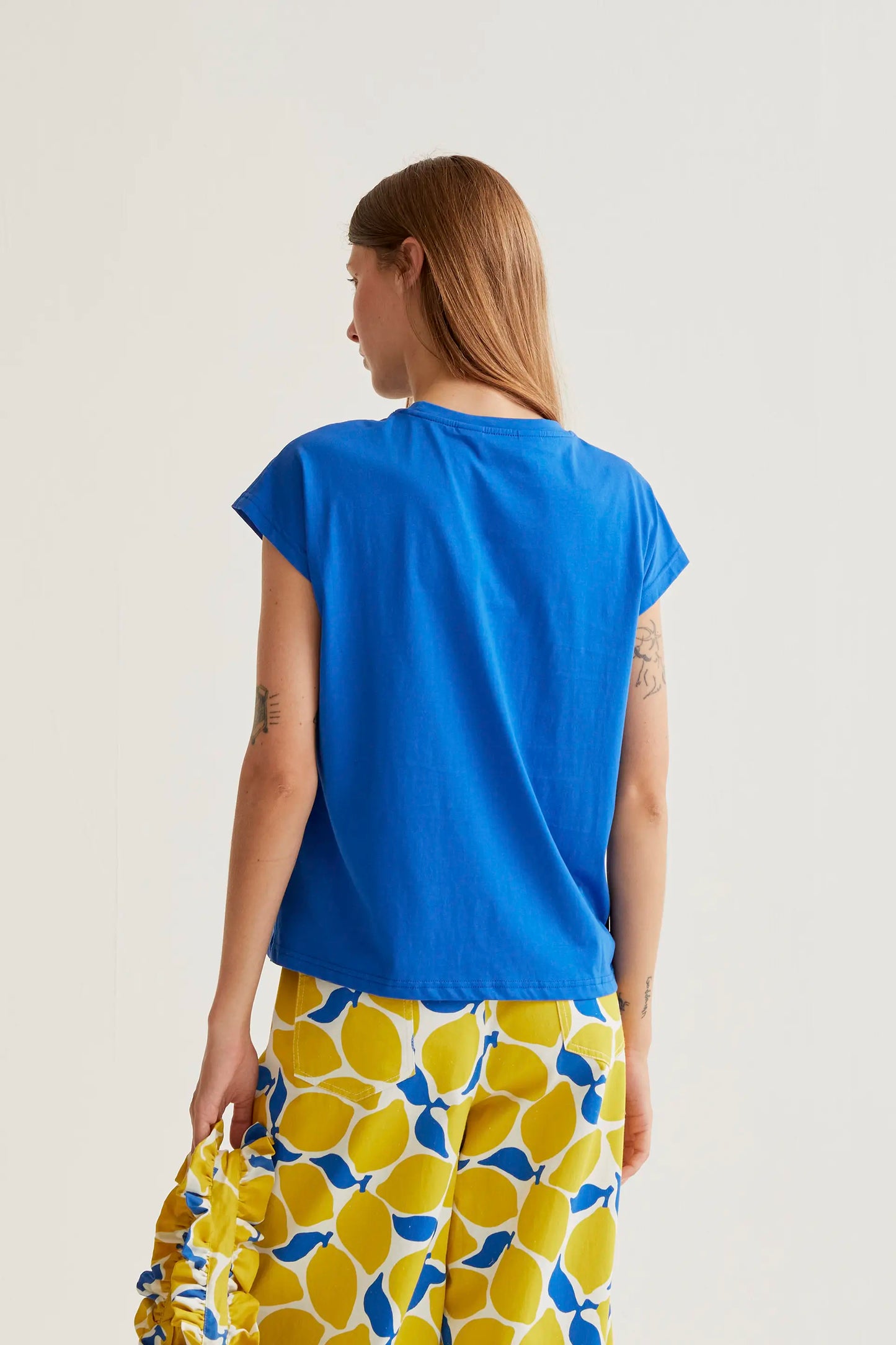 Basic 100% cotton blue t-shirt