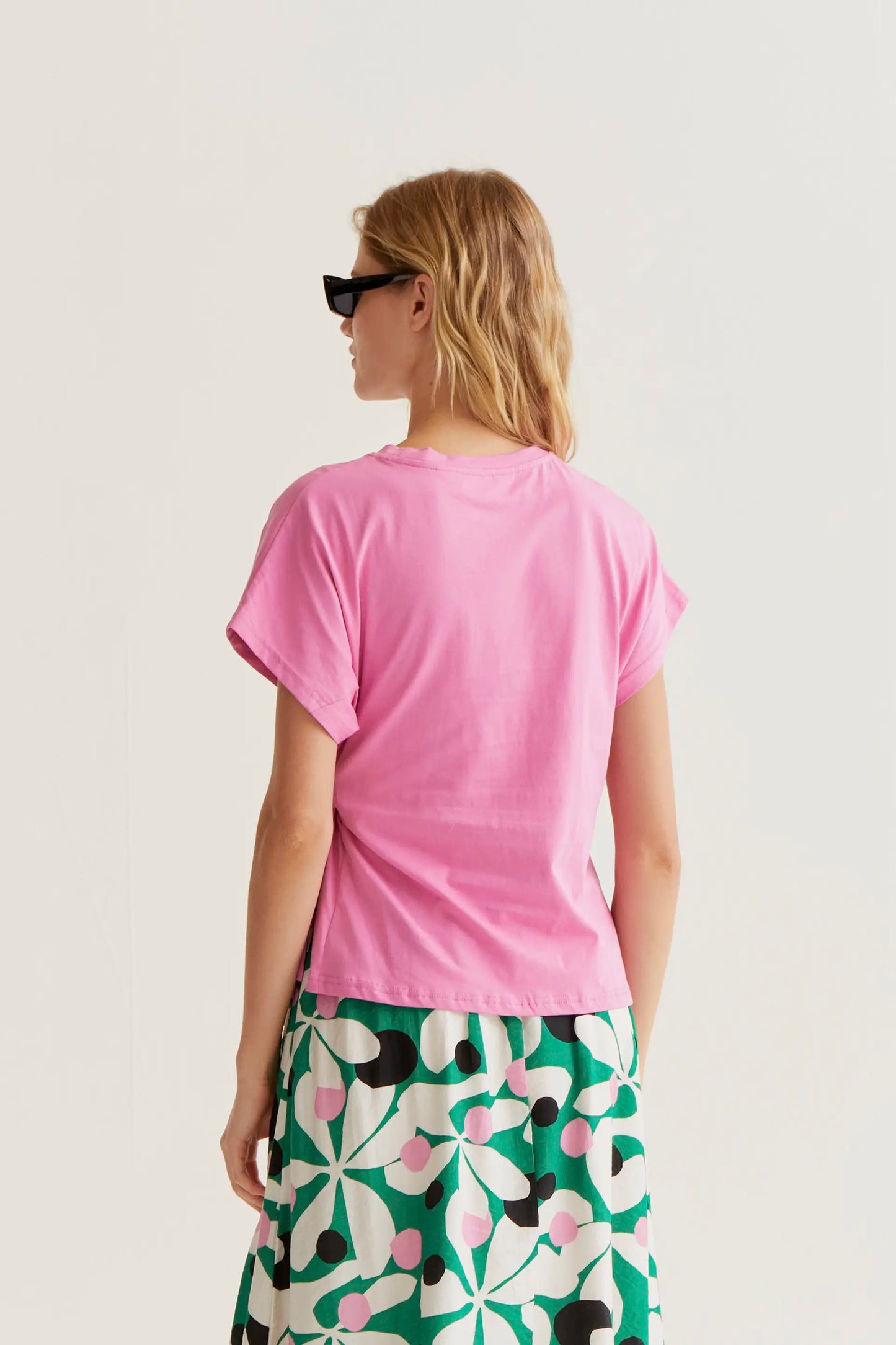 Camiseta 100% algodón rosa con nudo lateral