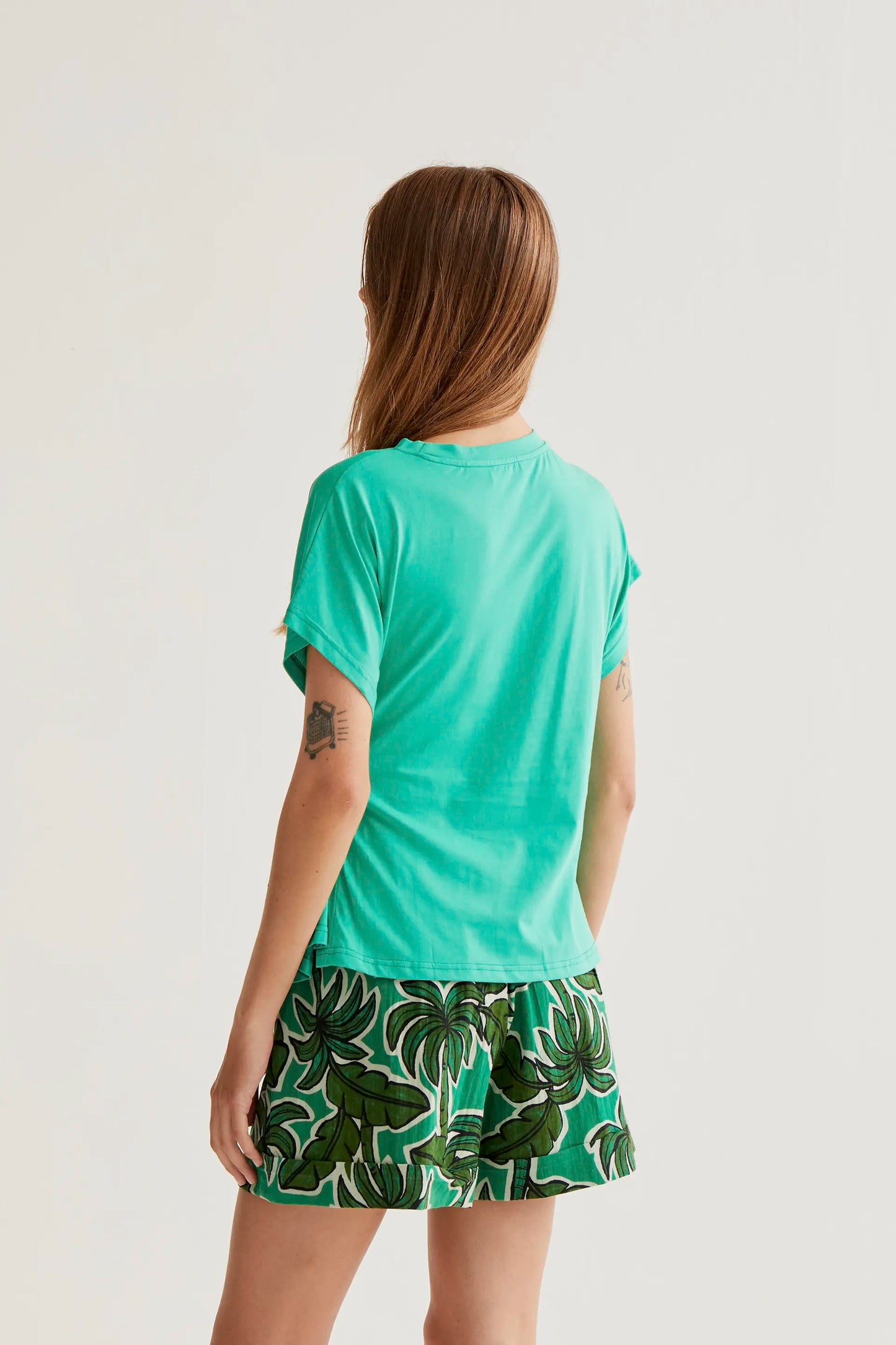 Maglietta verde 100% cotone con nodo laterale