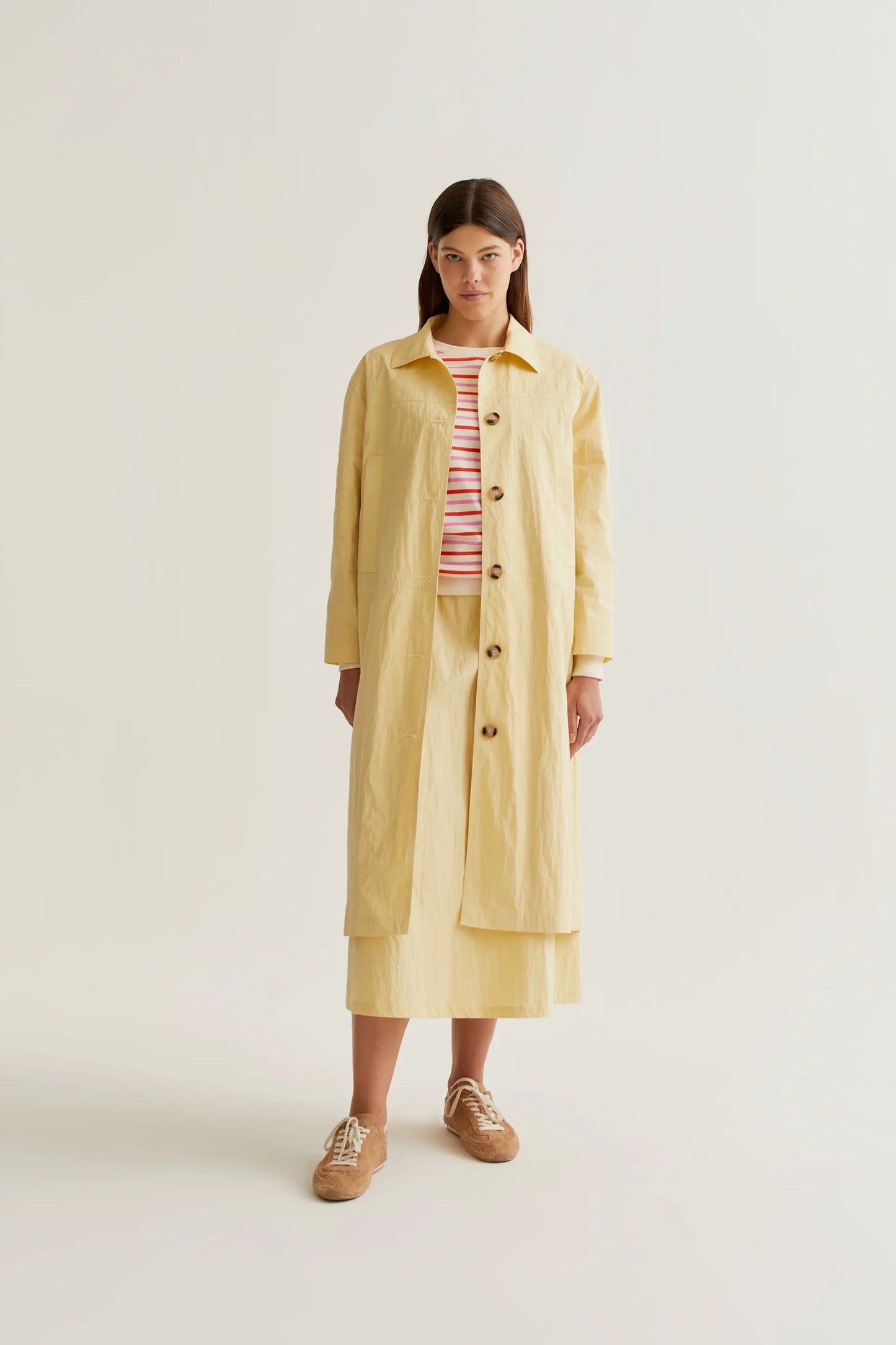 Trench giallo chiaro