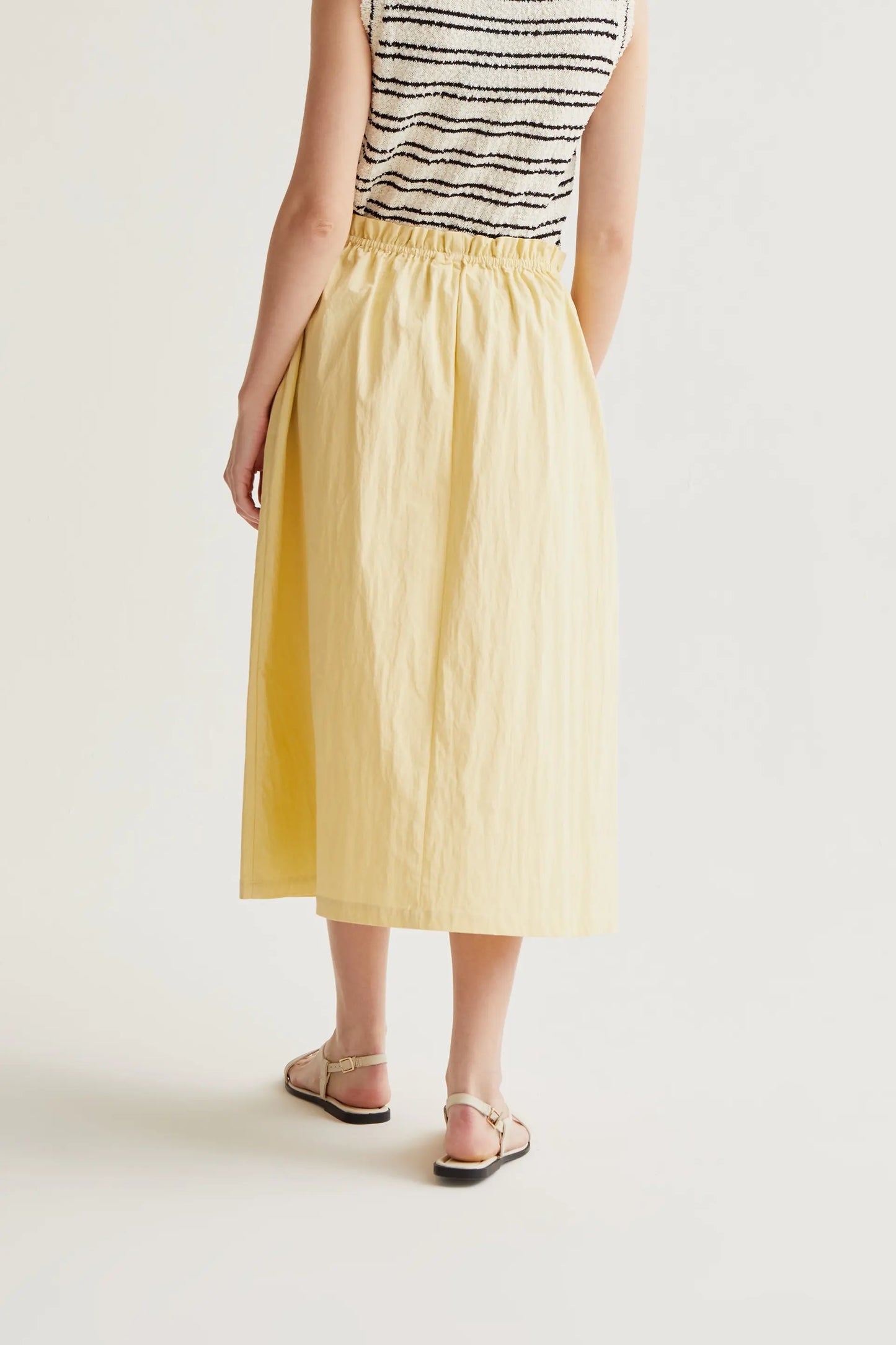 Falda midi amarillo claro