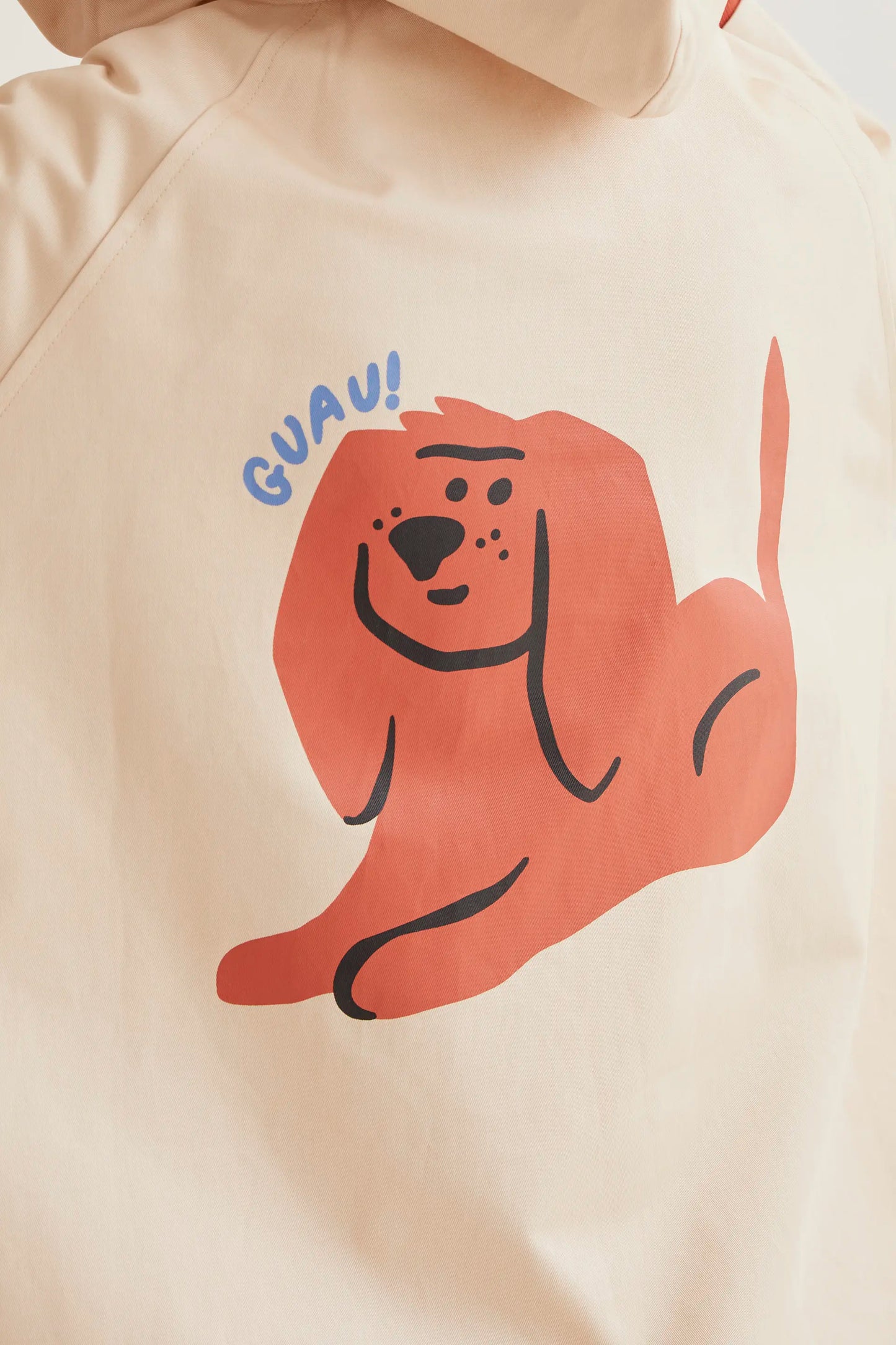 Gabardina con print de Perrito