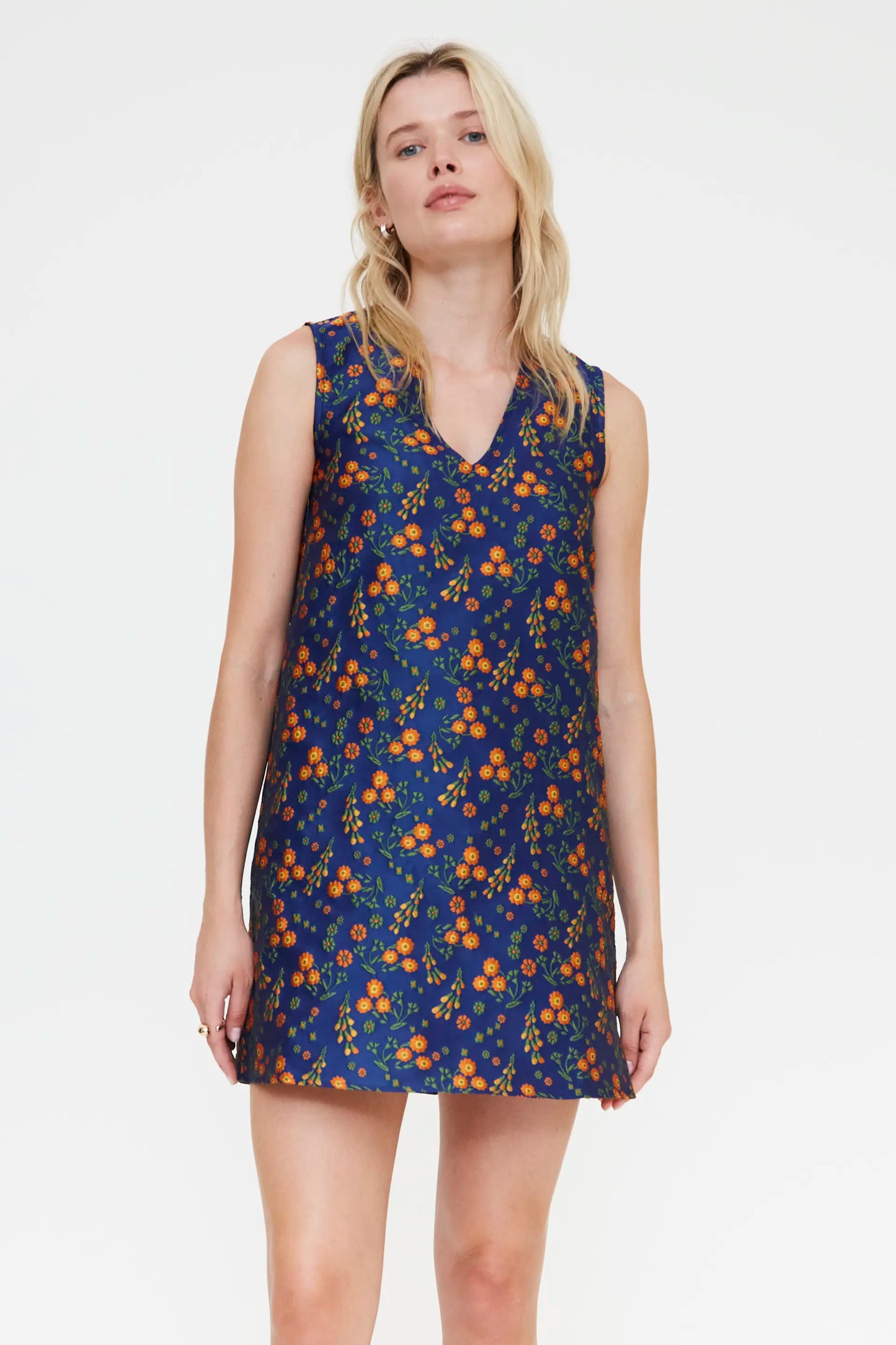 Short dress with Flowers Jacquard print