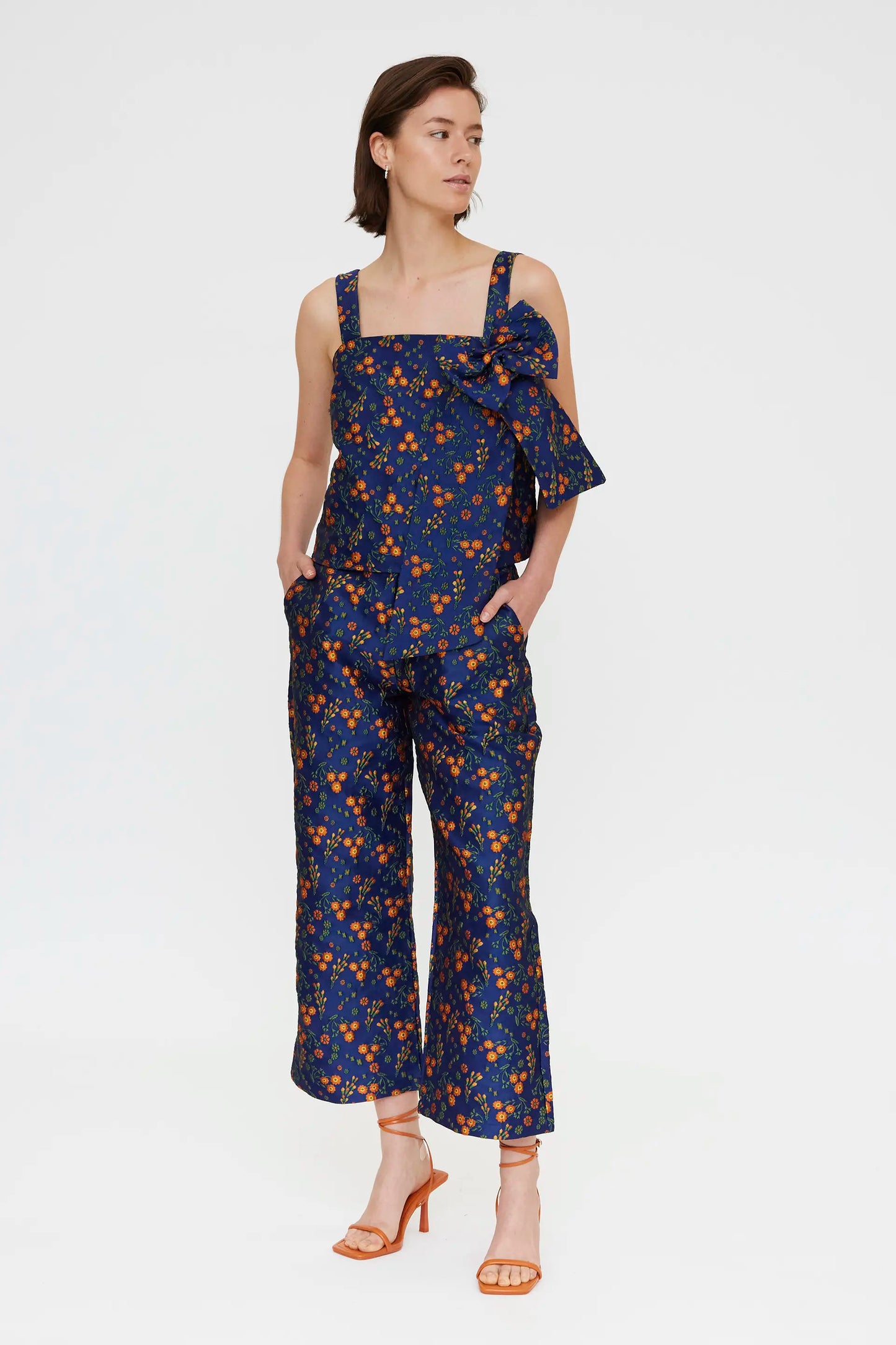 Top con stampa jacquard a fiori
