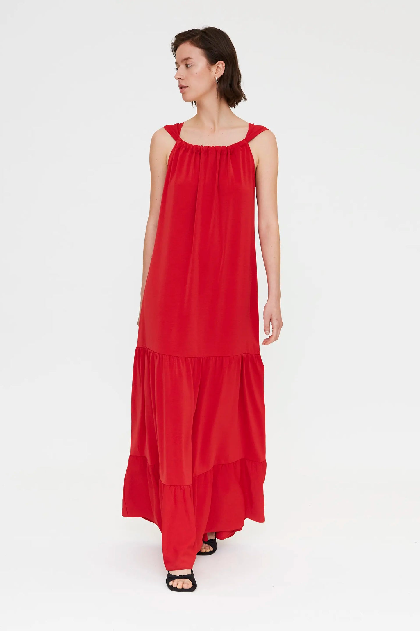 Long red dress with a round neckline