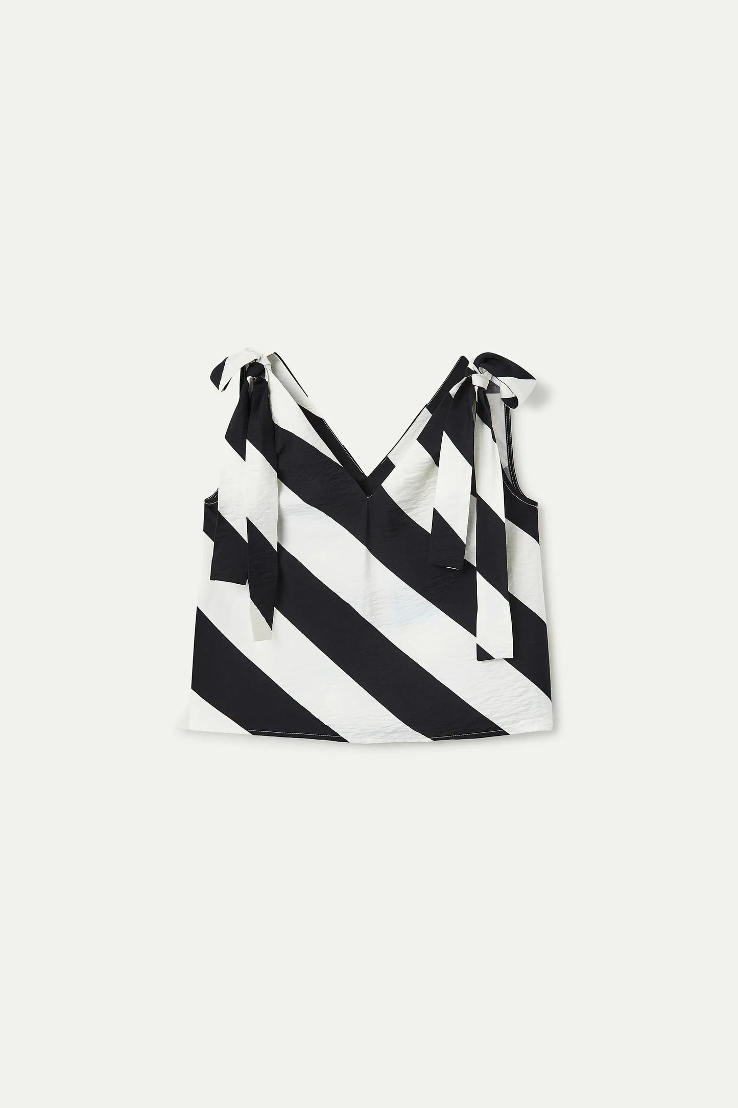 Top con estampado de rayas diagonales negro y blanco