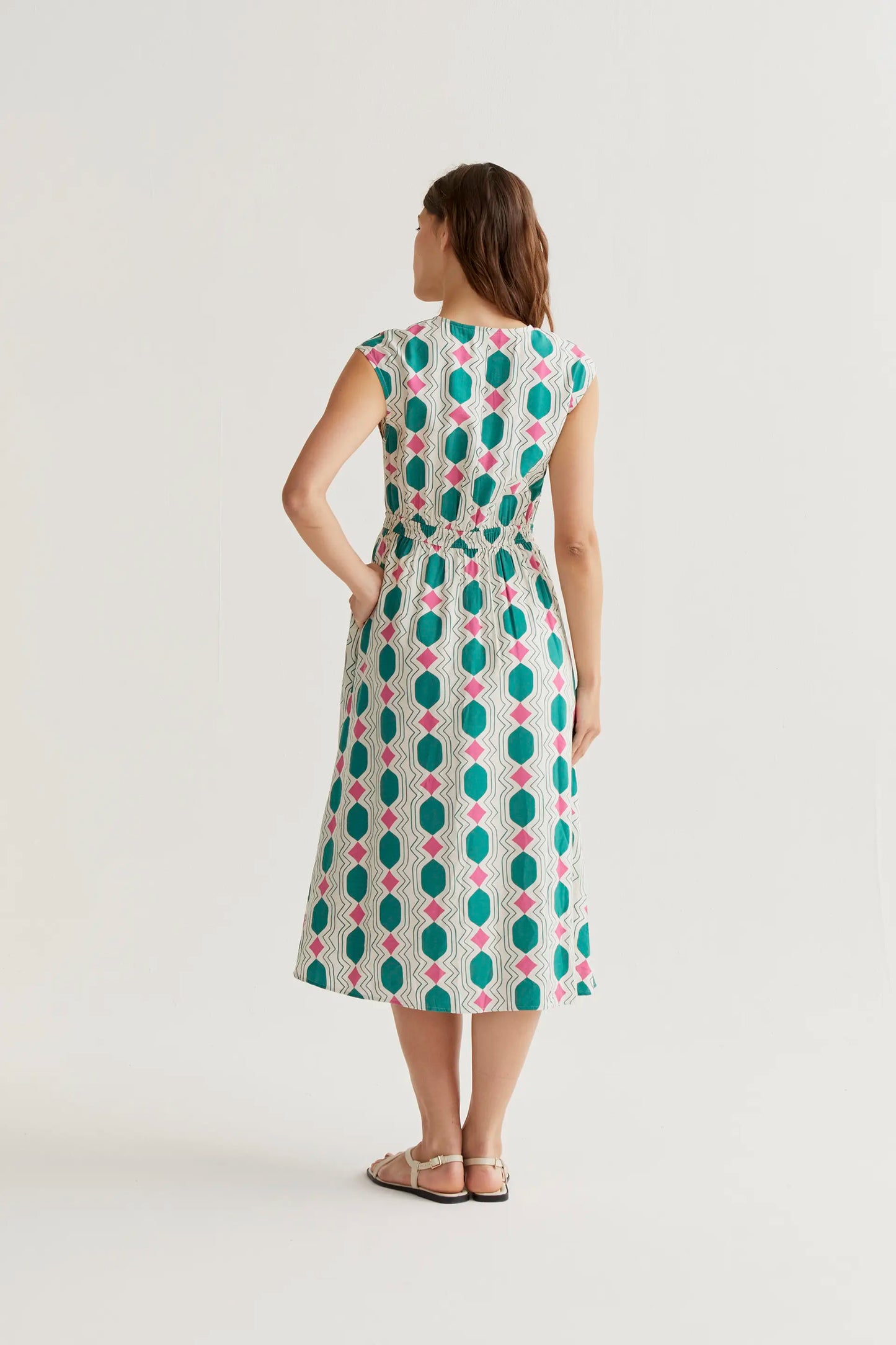 Abito midi con stampa geometrica