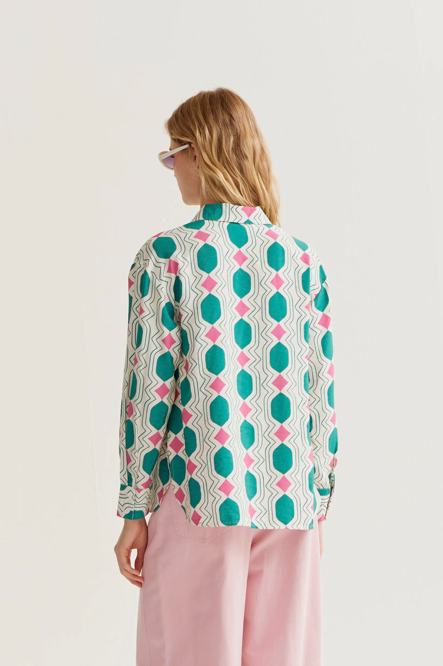 Camicia con stampa geometrica