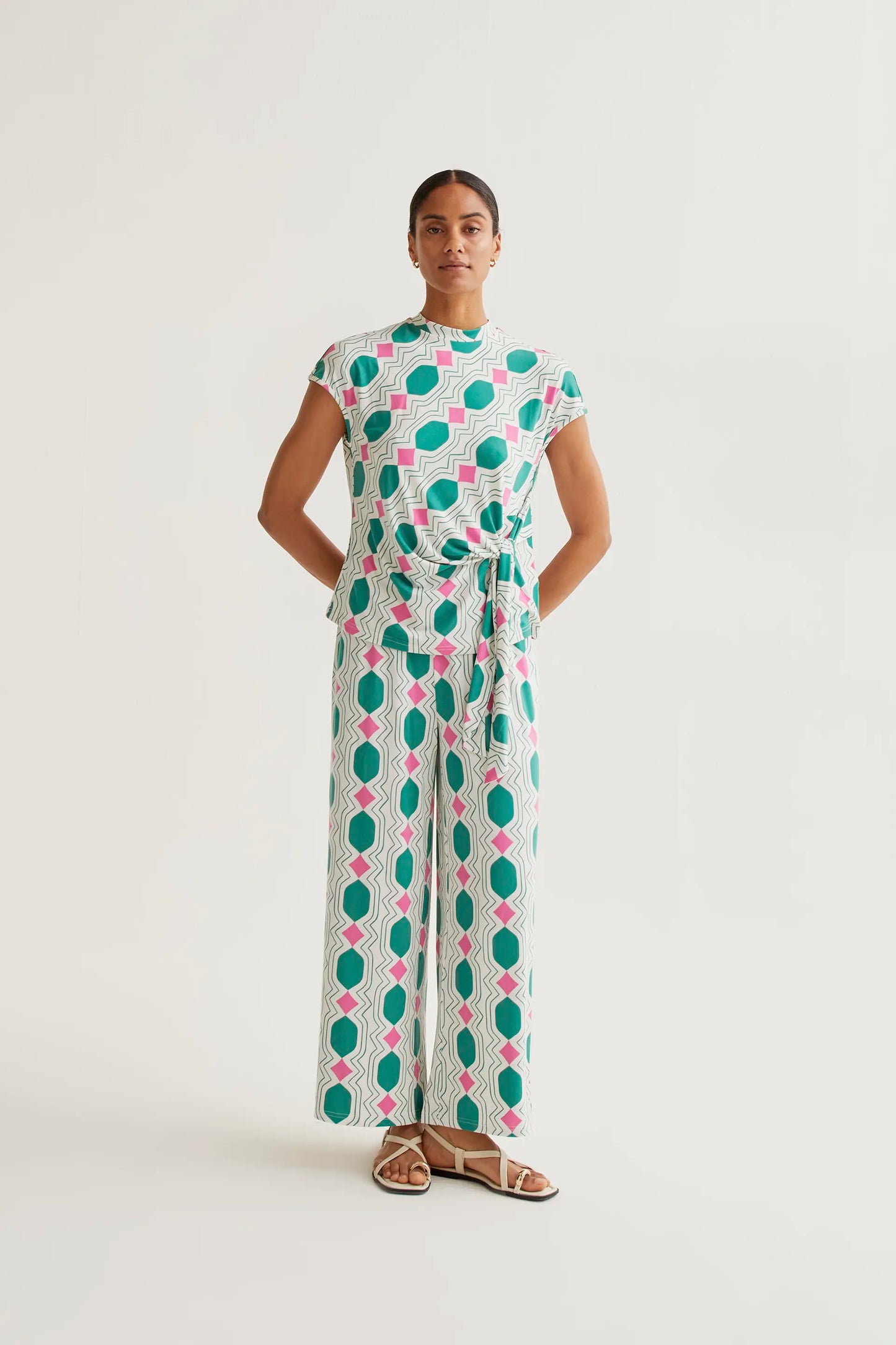 Pantaloni con stampa geometrica
