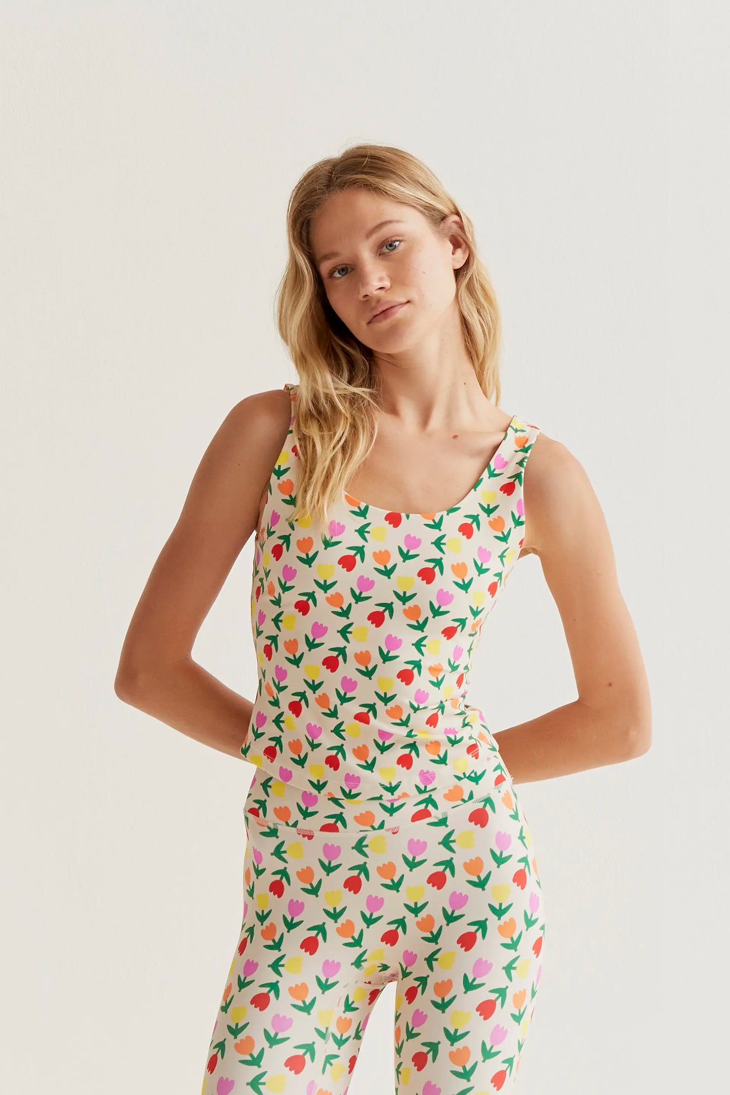 Top sportivo con stampa Tulipani Multicolori