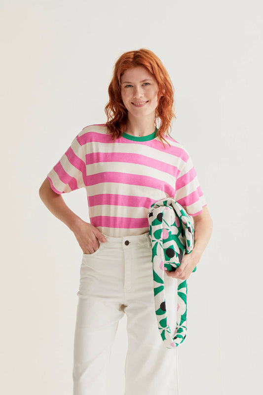 Camiseta con estampado de rayas rosa y blanco