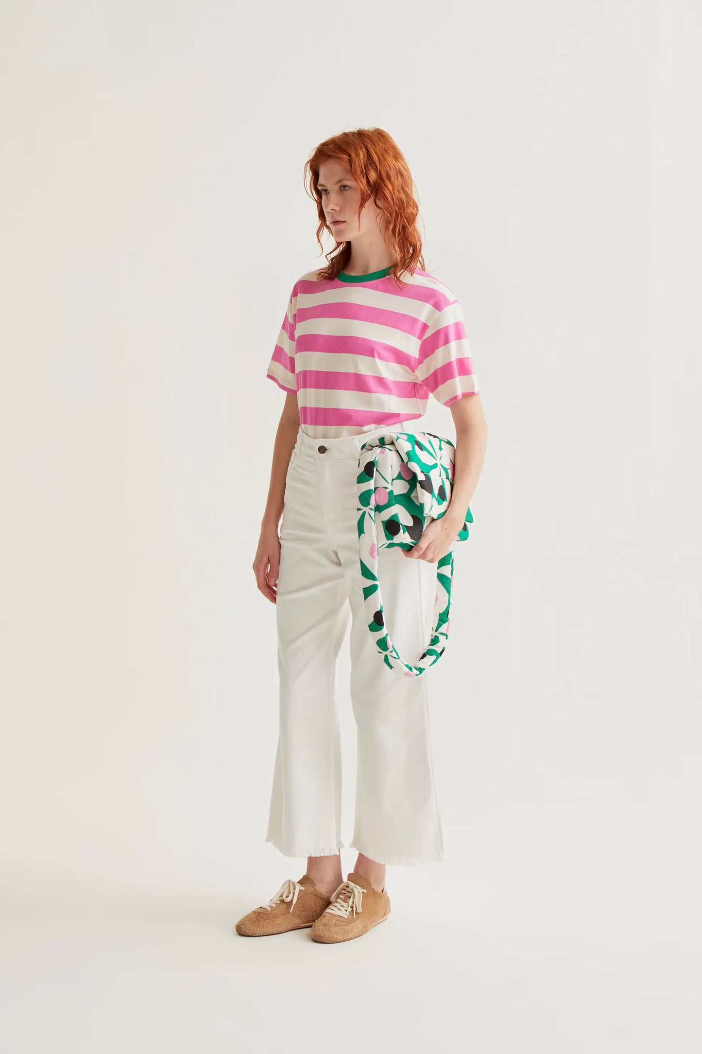 Camiseta con estampado de rayas rosa y blanco