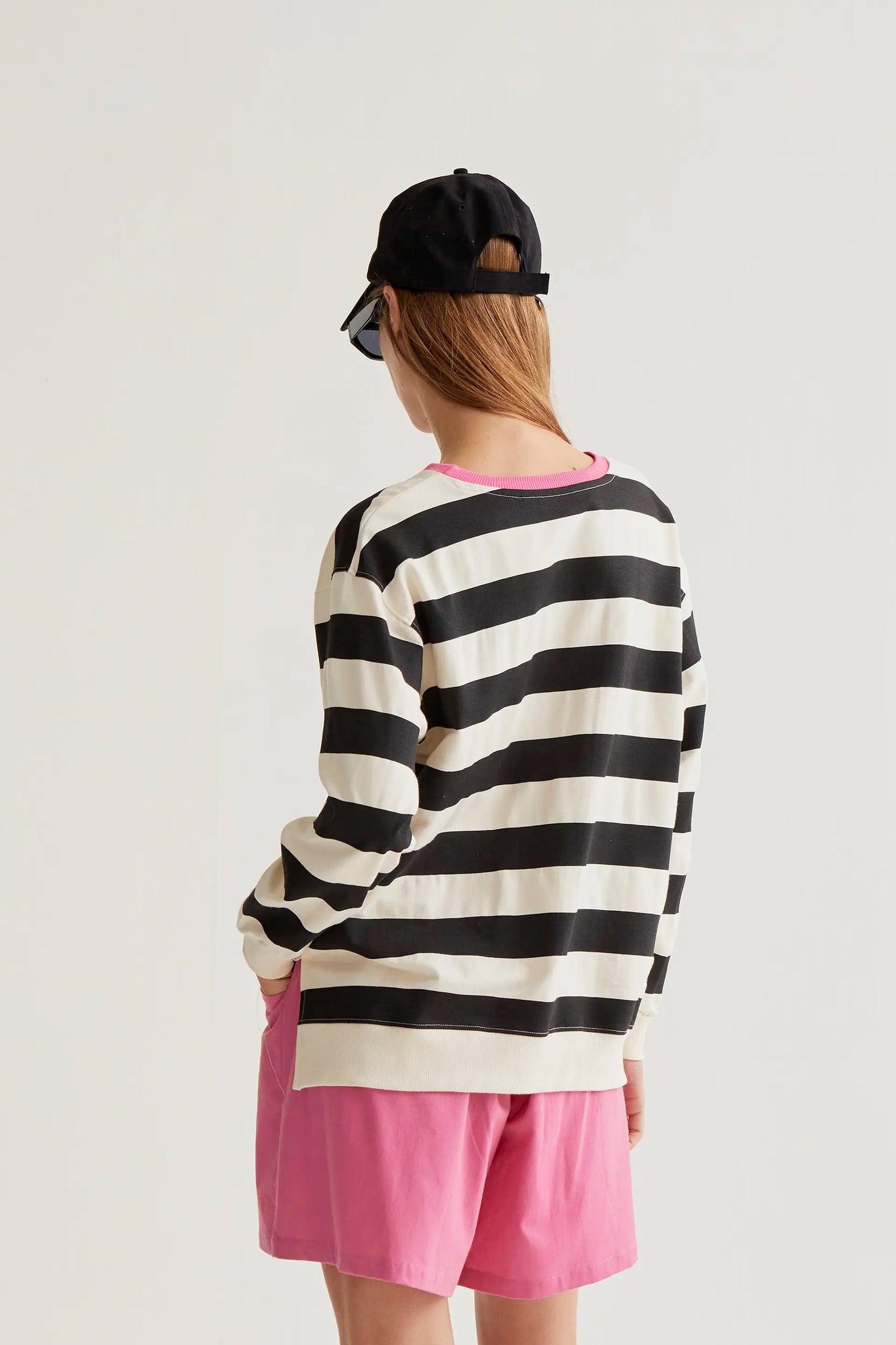 Sudadera con estampado de rayas blanco y negro