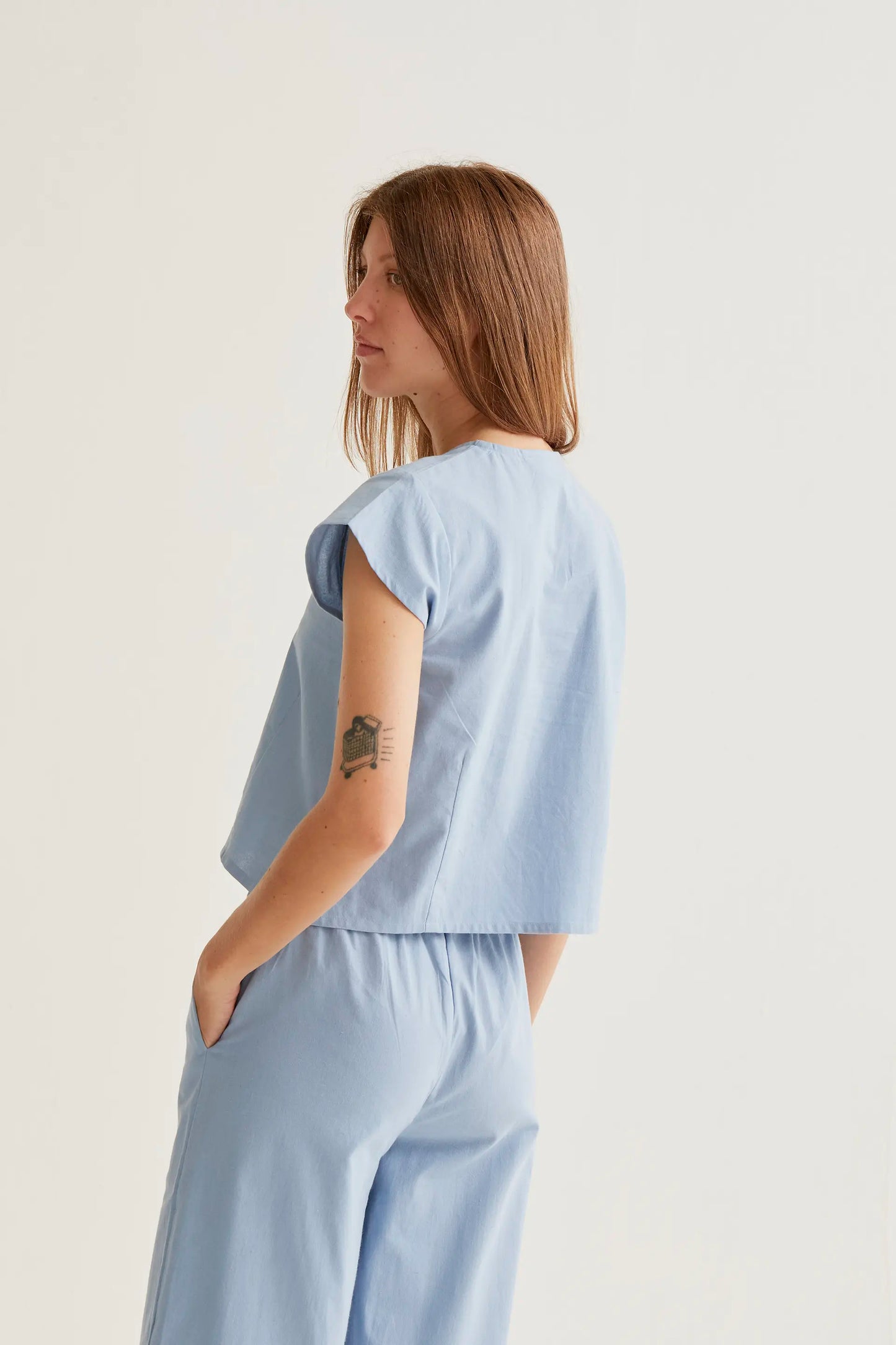 Camicia con dettagli a margherita